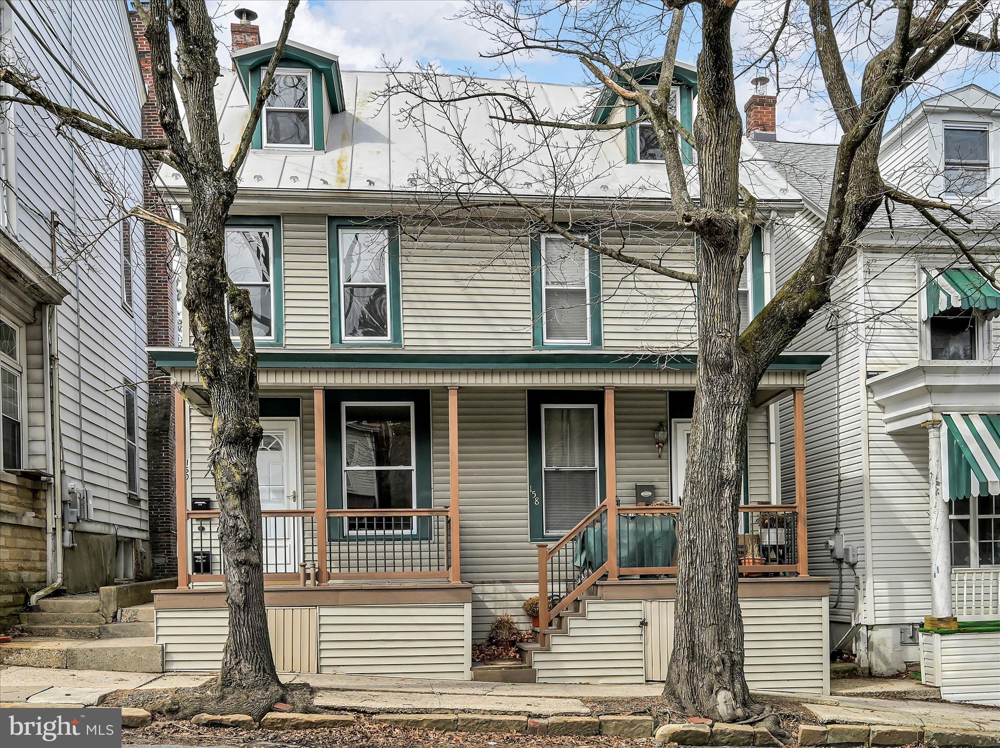 158-160 S TULPEHOCKEN