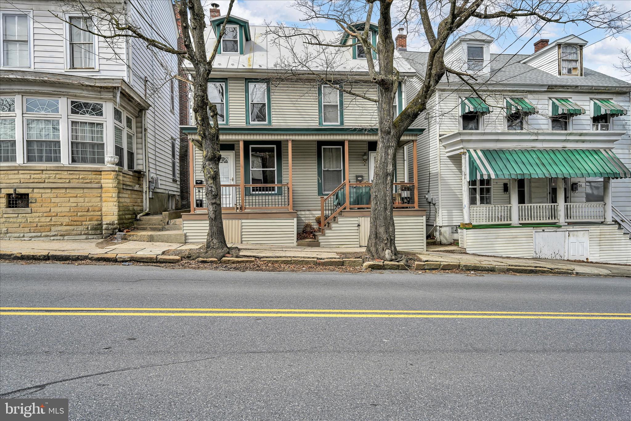 158-160 S TULPEHOCKEN