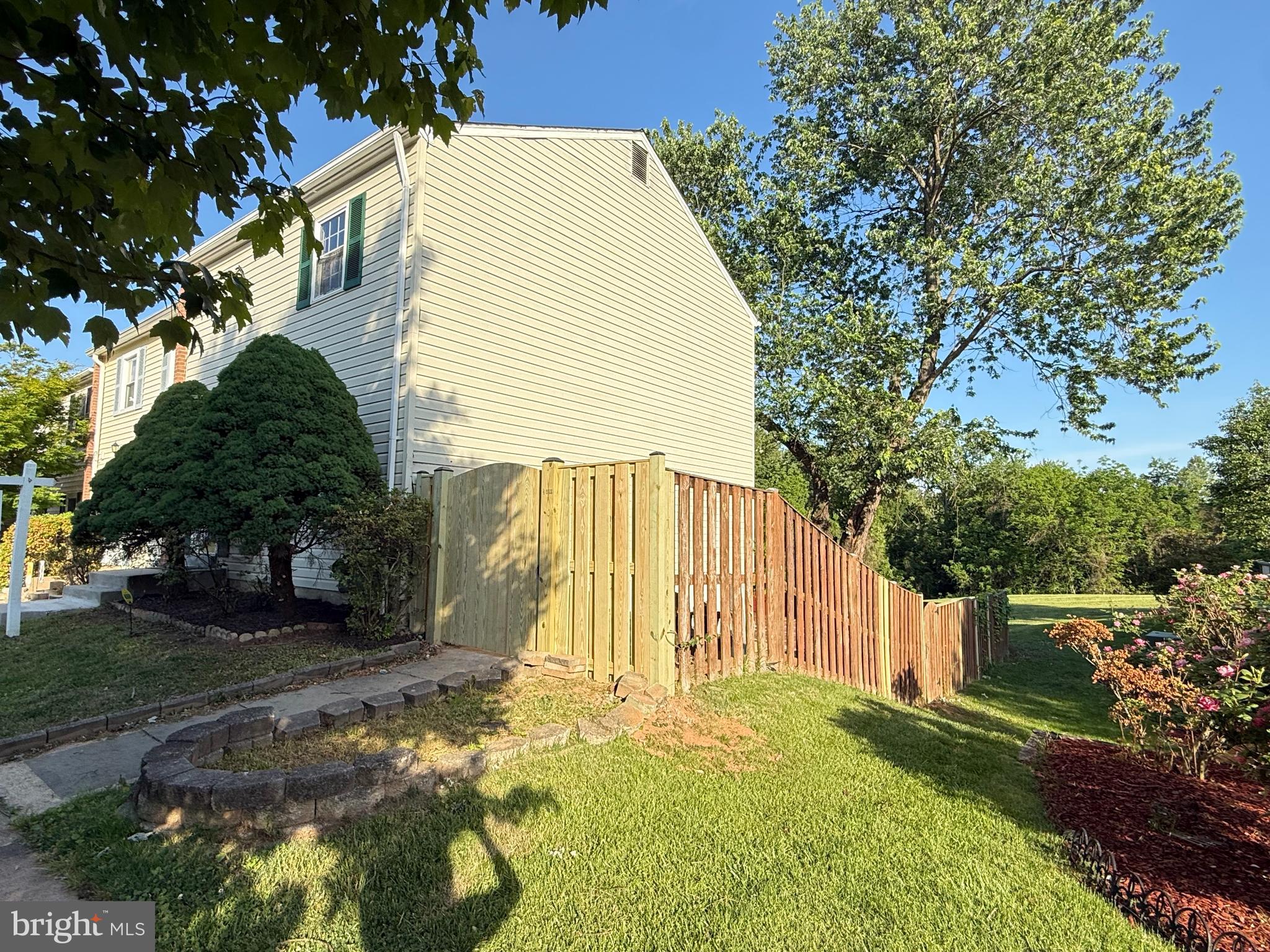 LAKE BRADDOCK - Residential