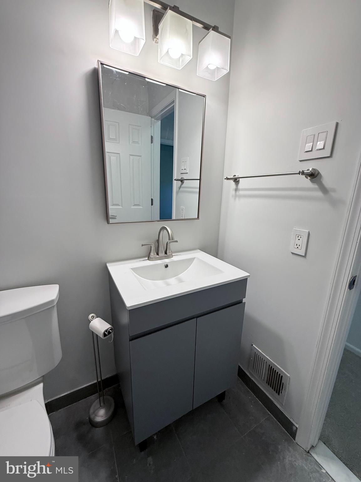 LAKE BRADDOCK - Residential