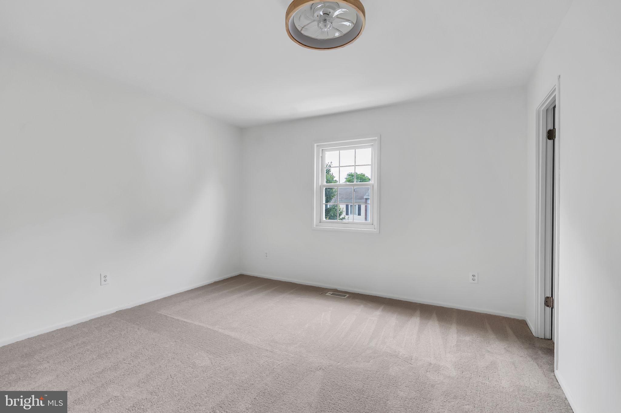 LAKE BRADDOCK - Residential