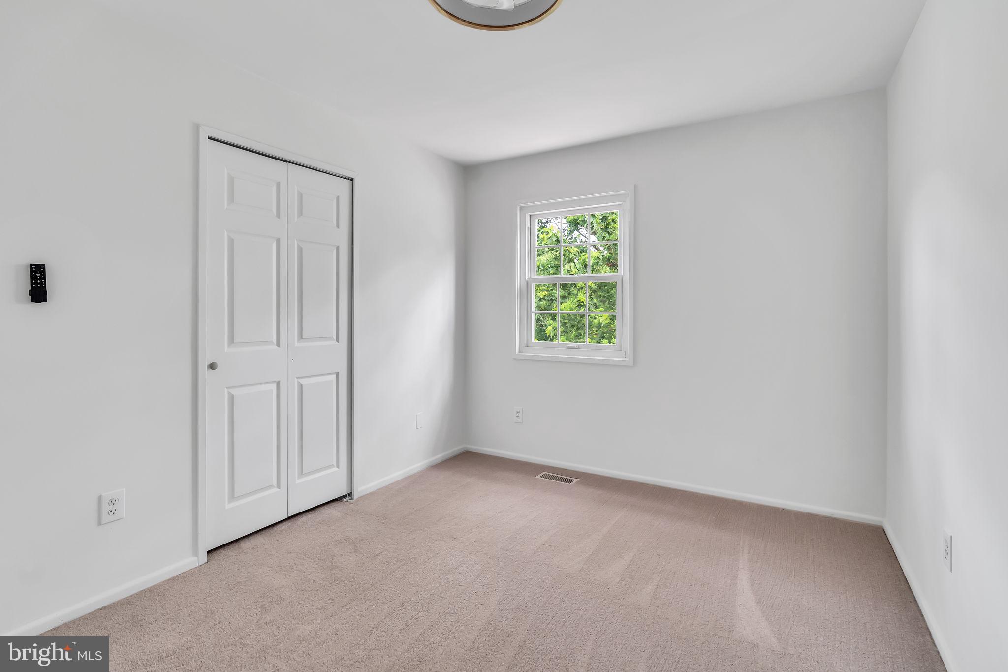 LAKE BRADDOCK - Residential