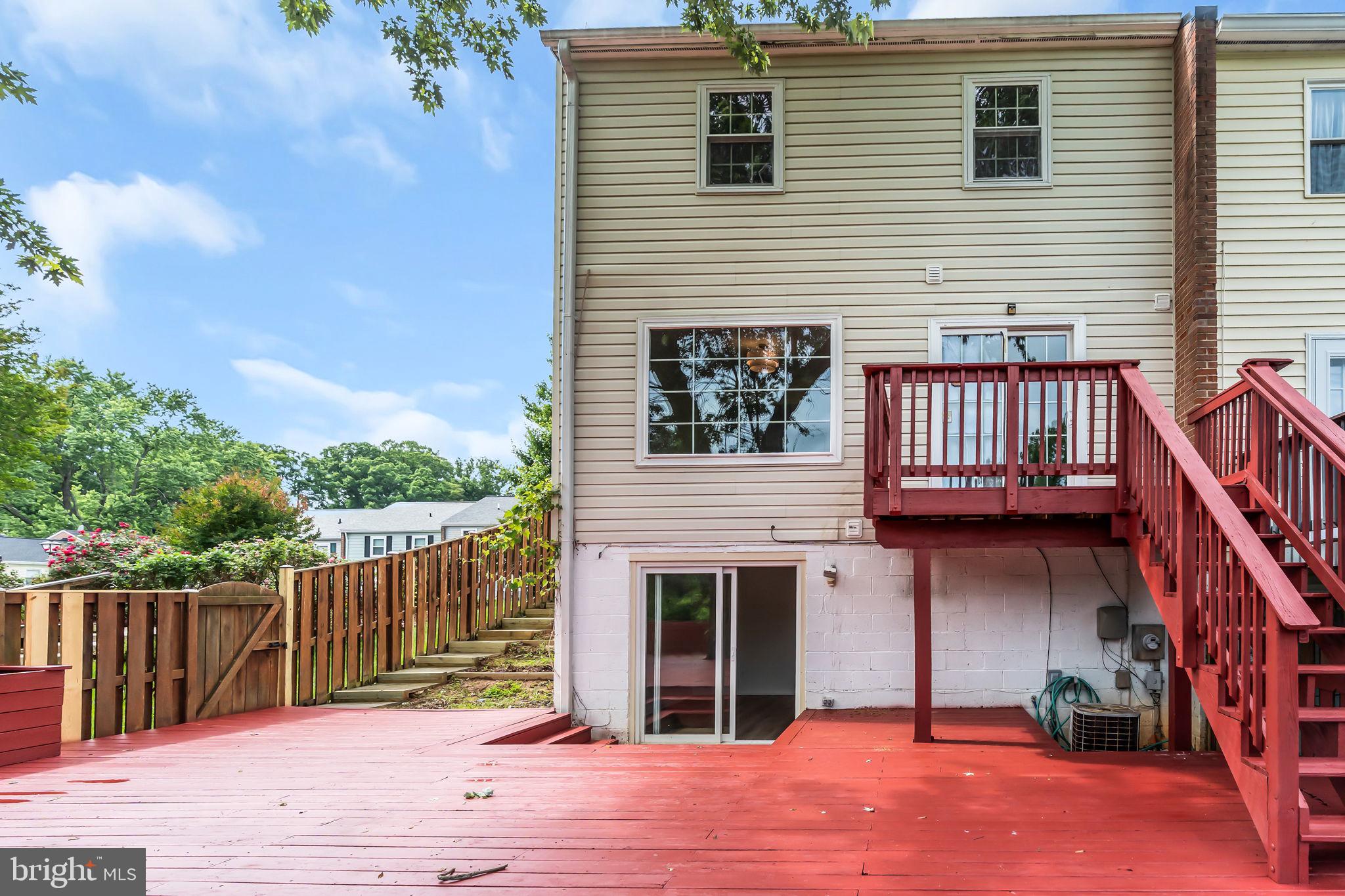 LAKE BRADDOCK - Residential