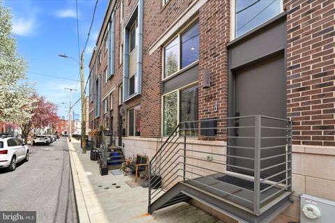 Townhouse For Rent - 1341 S Garnet Street<br/> PHILADELPHIA, PA 19146