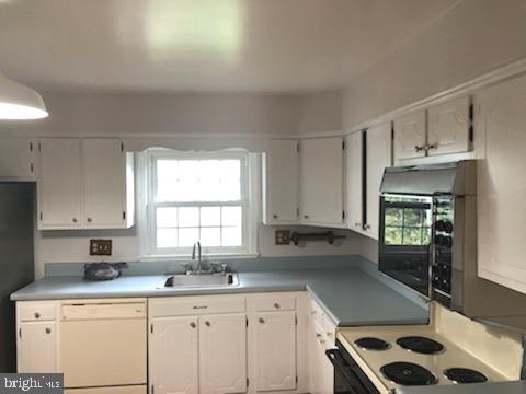 COUNTRY CLUB/LAKE MONTCLAIR - Residential Lease