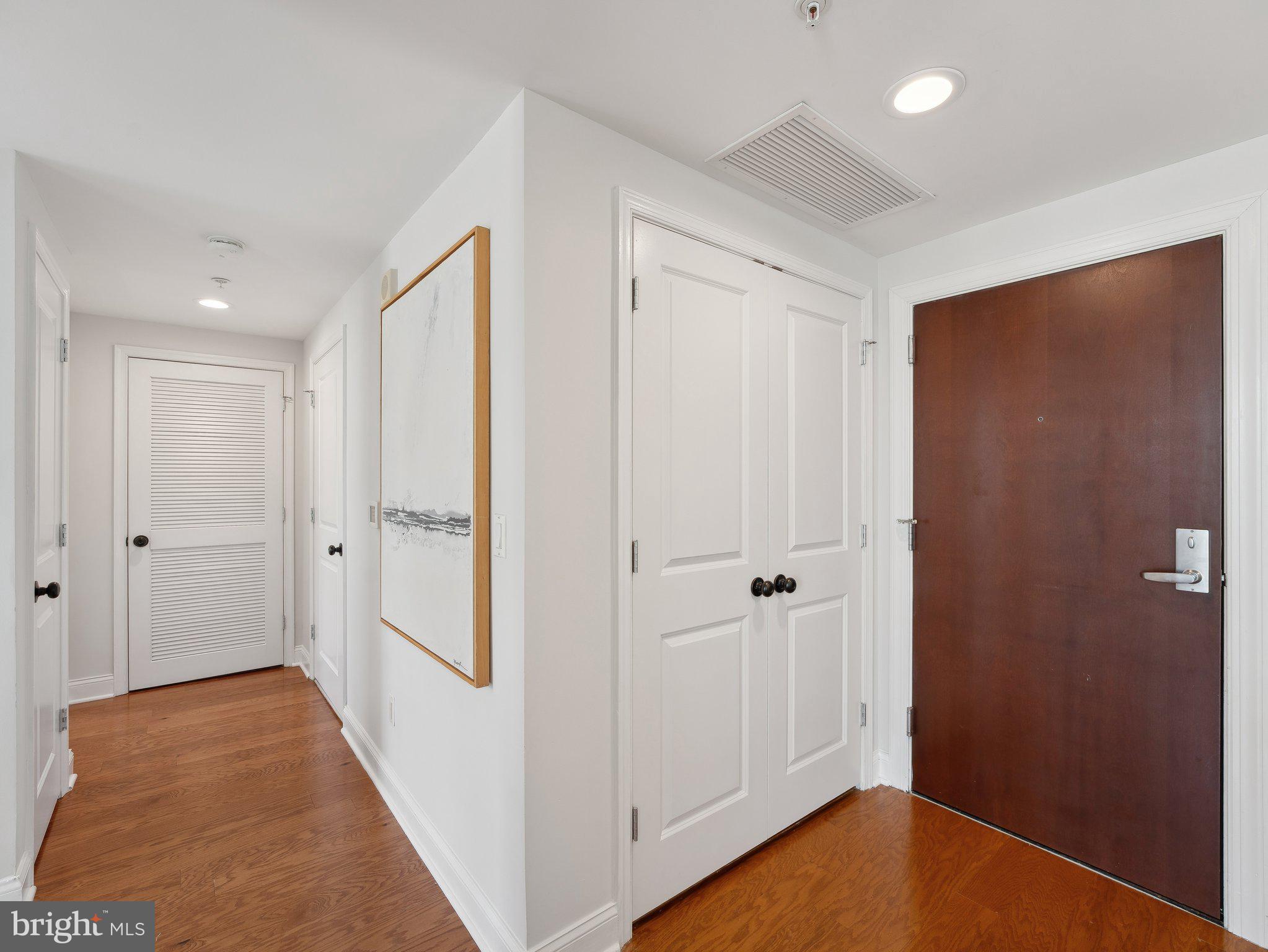 CLARENDON - Residential