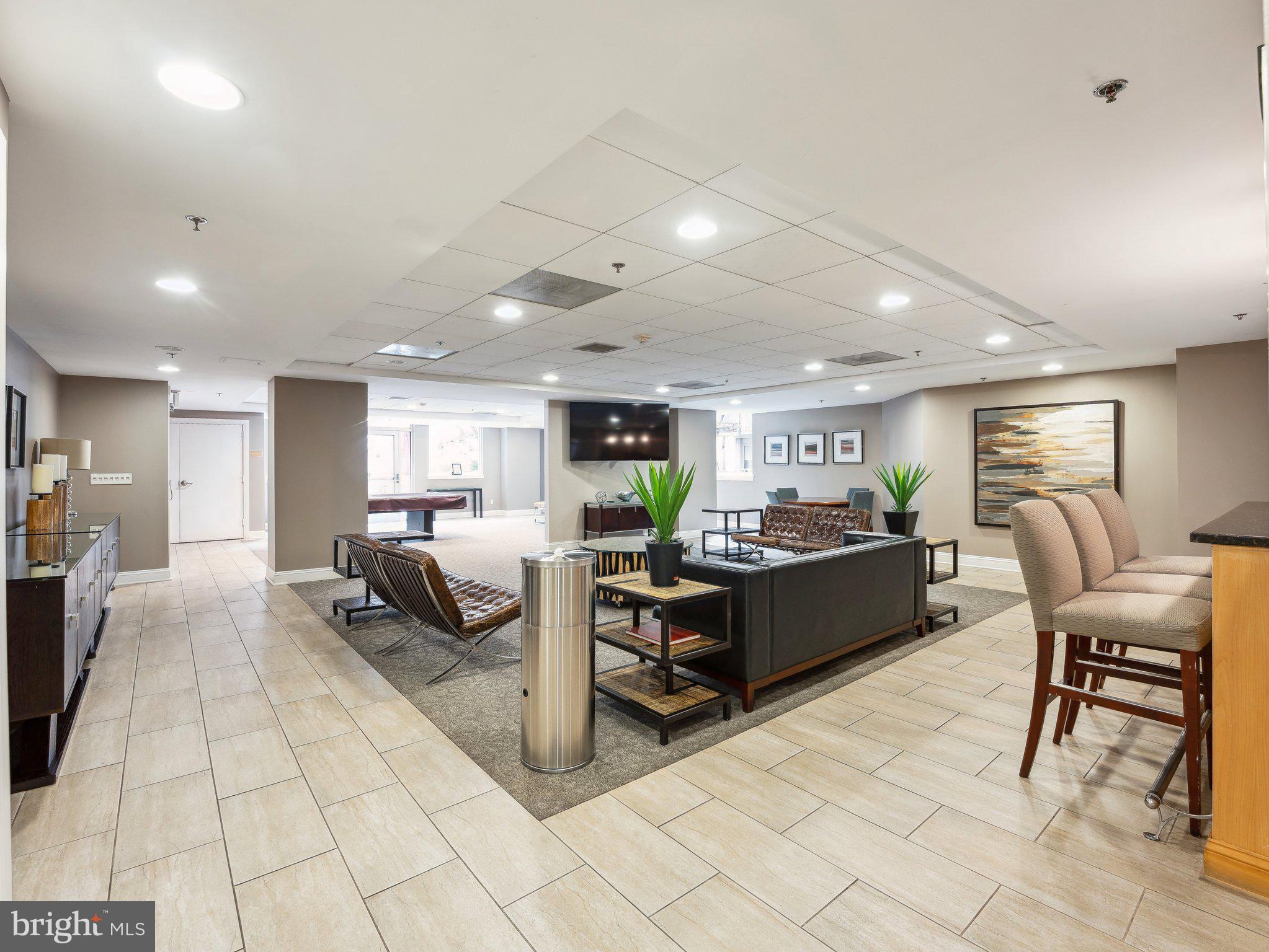 CLARENDON - Residential