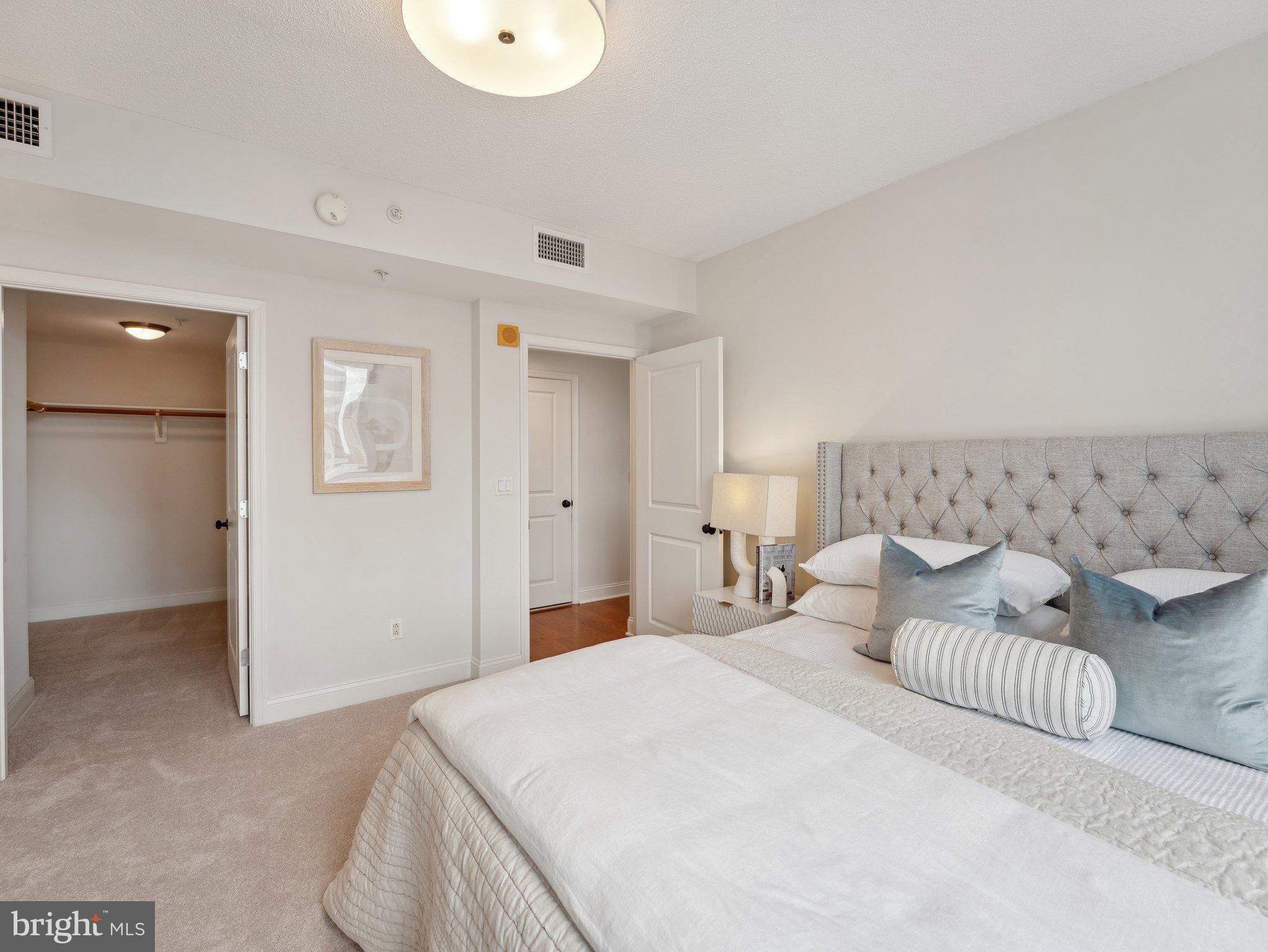 CLARENDON - Residential