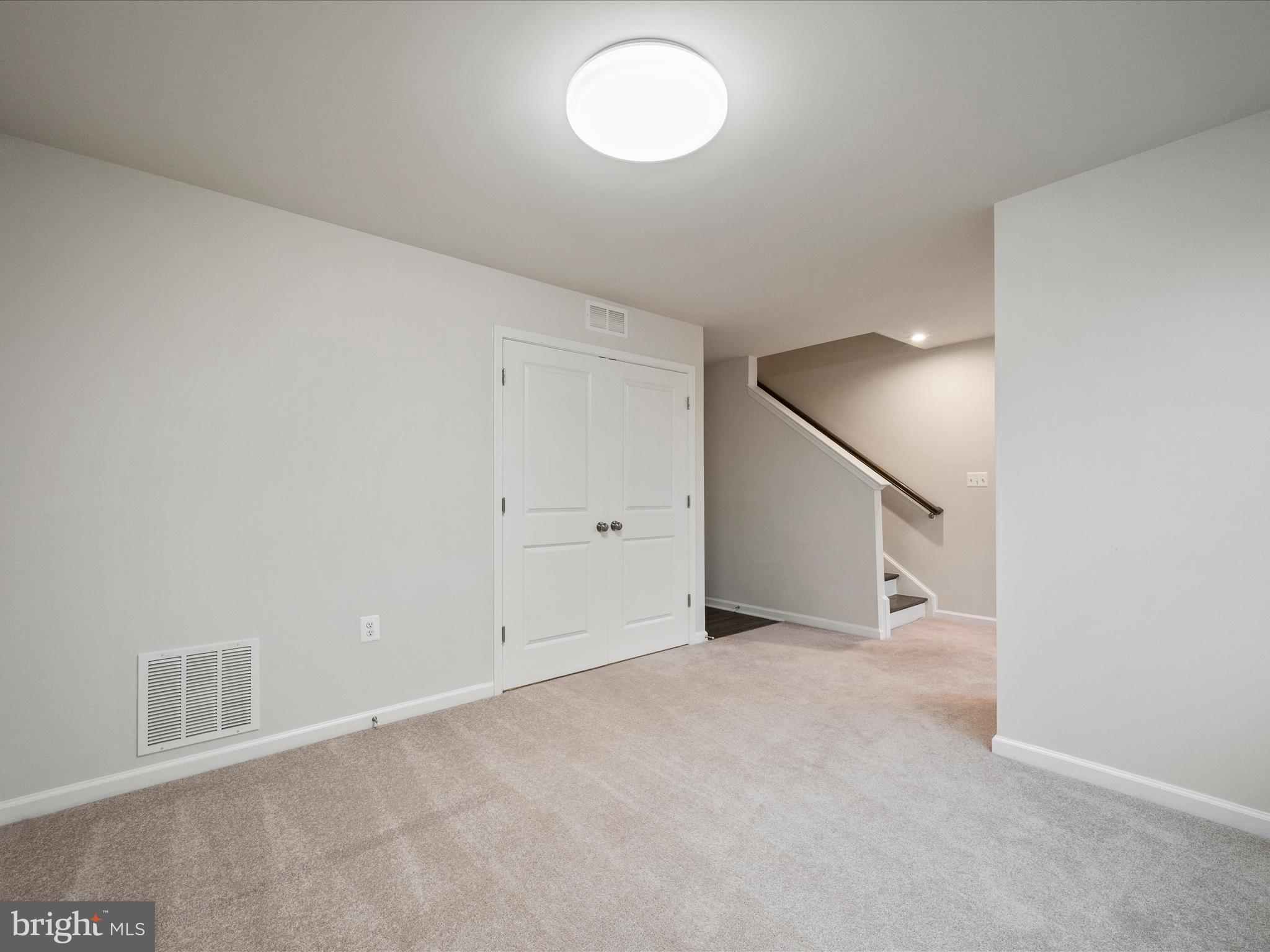 PRESIDENTS POINTE - Residential