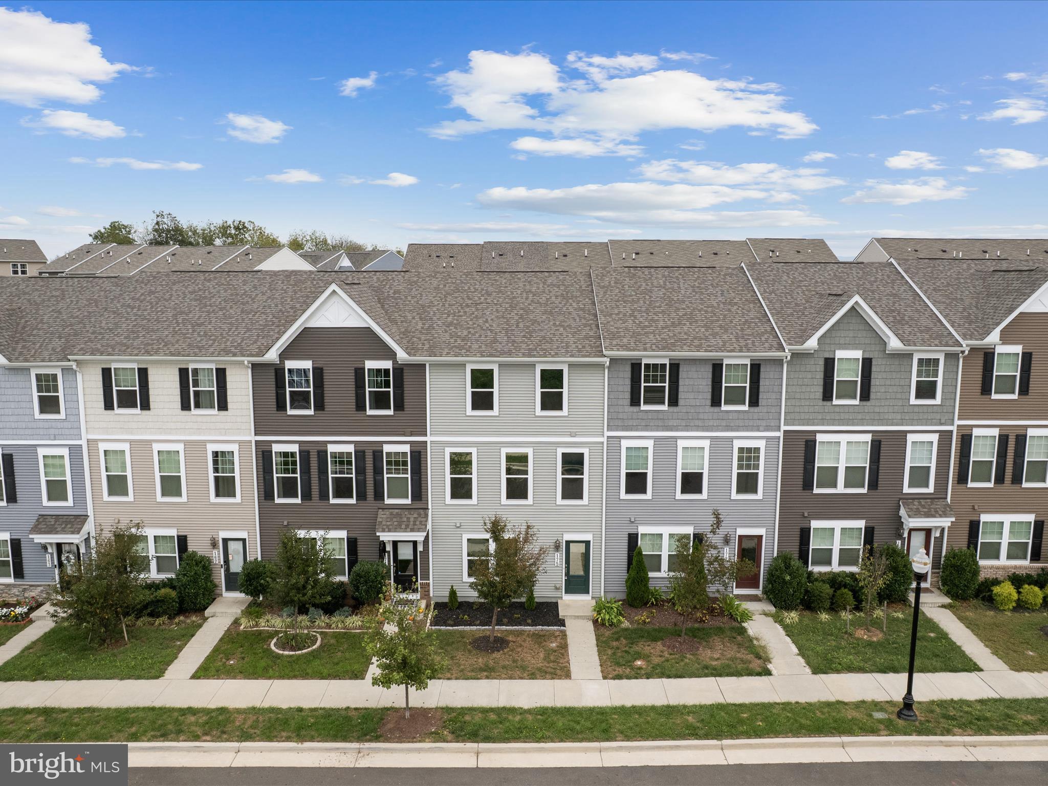 PRESIDENTS POINTE - Residential