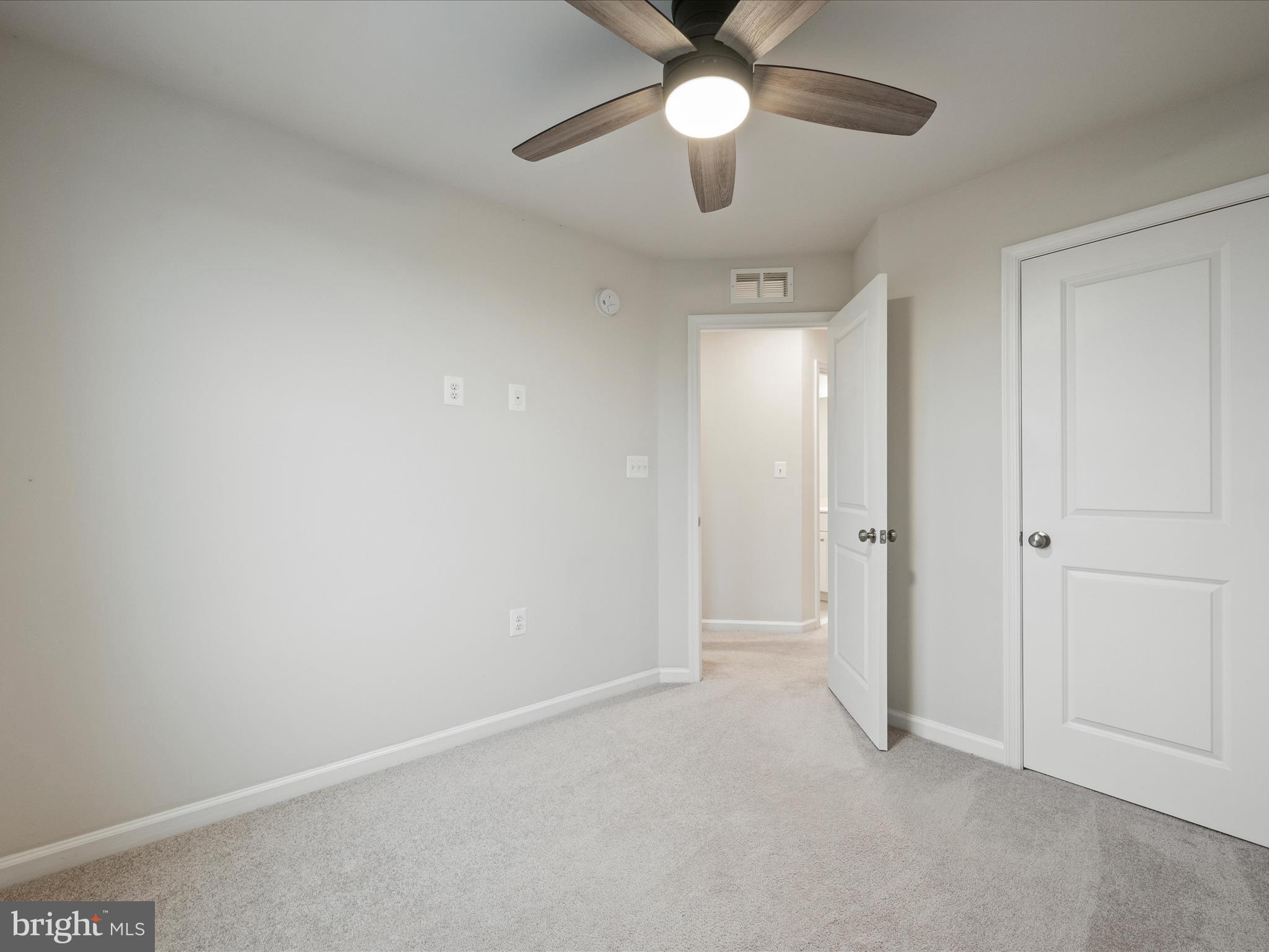 PRESIDENTS POINTE - Residential