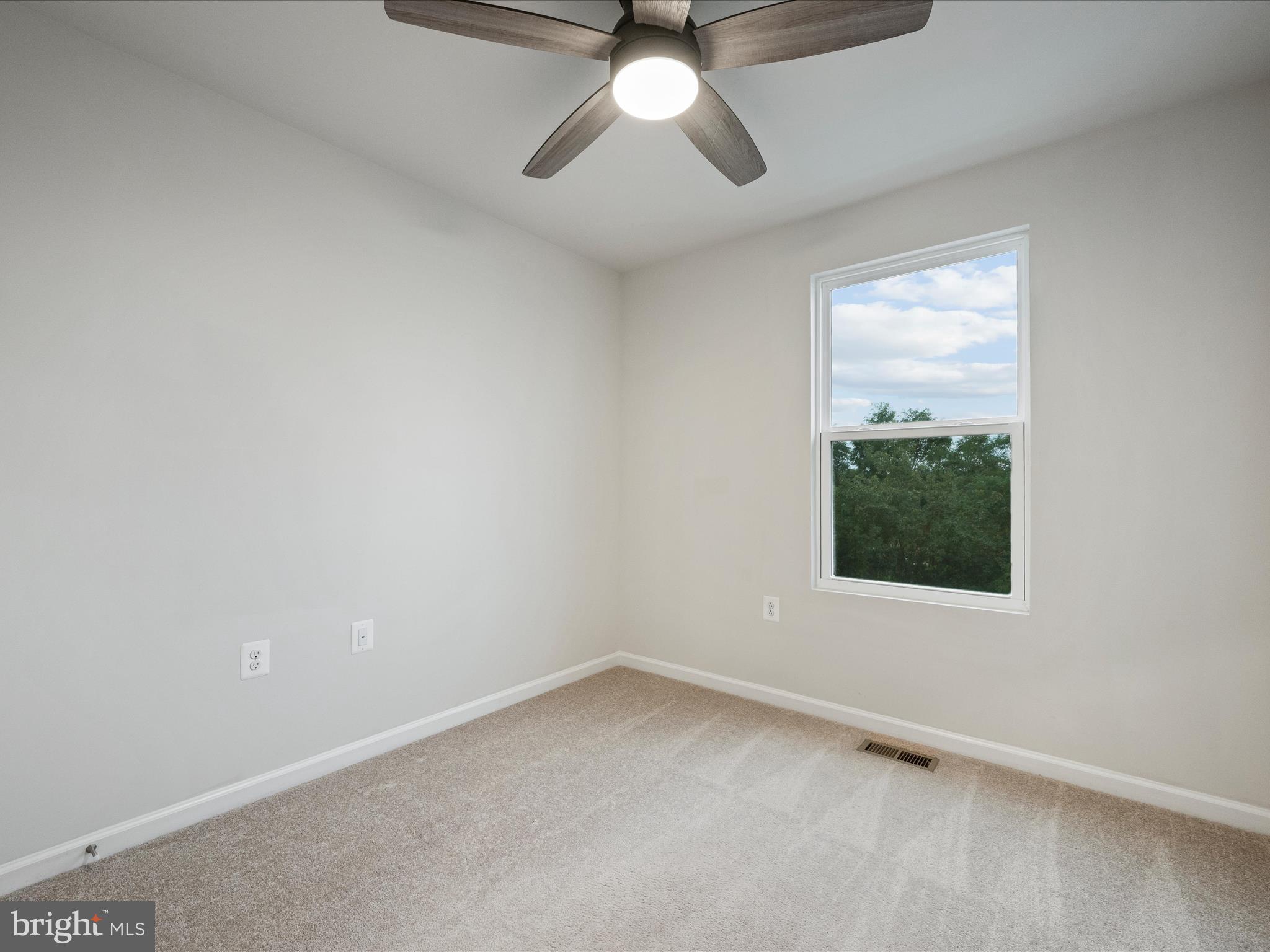 PRESIDENTS POINTE - Residential