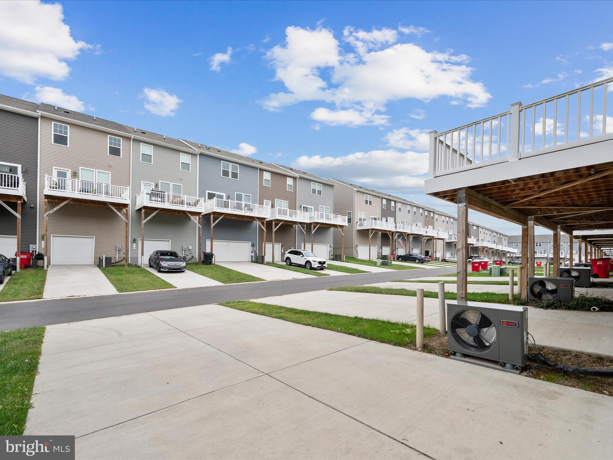 PRESIDENTS POINTE - Residential