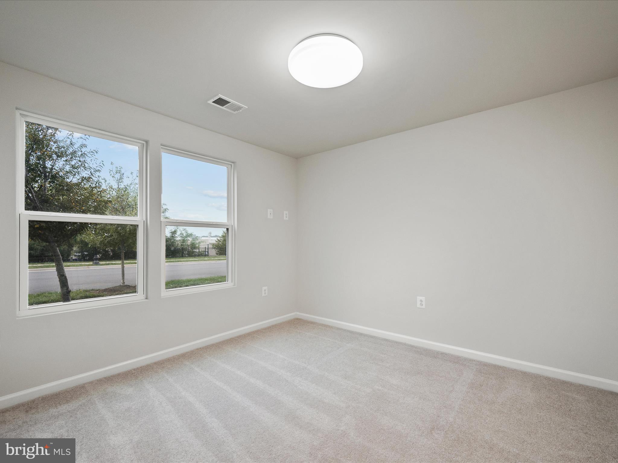 PRESIDENTS POINTE - Residential