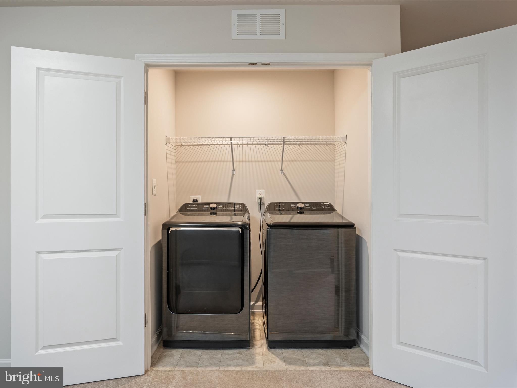 PRESIDENTS POINTE - Residential