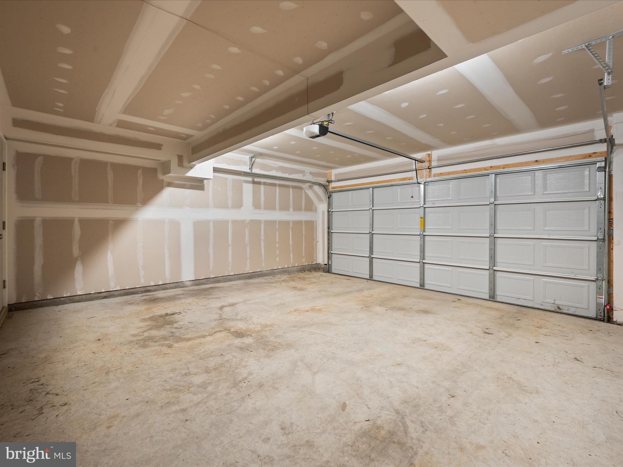 PRESIDENTS POINTE - Residential