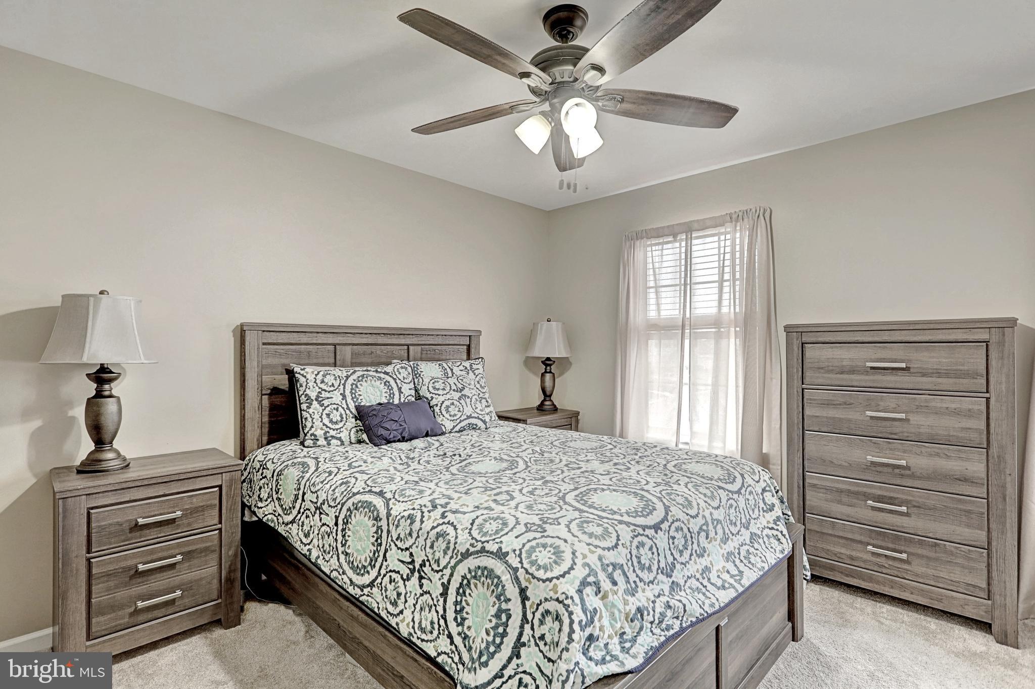 COUNTRY CLUB MANOR - Residential
