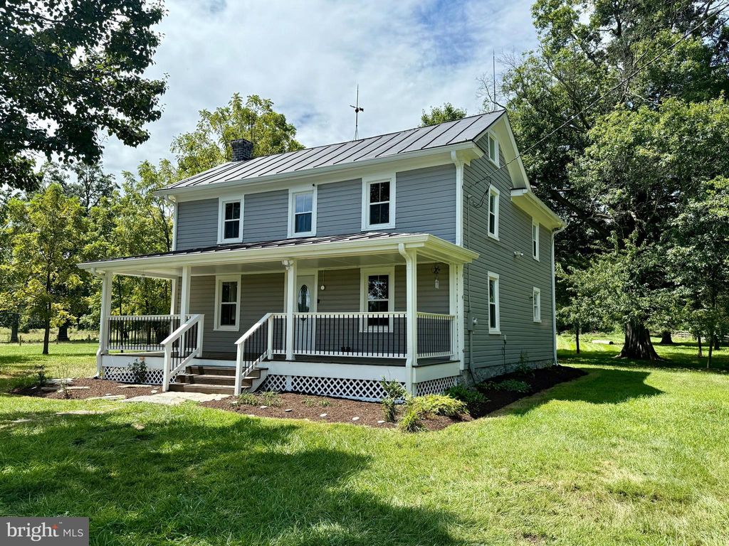 Photo of 15543 Edgegrove Road, HILLSBORO, VA 20132 (MLS # VALO2104776)
