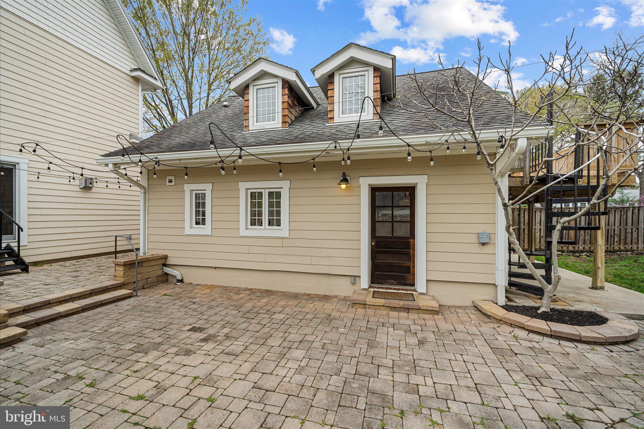 DOUGLAS PARK - Residential