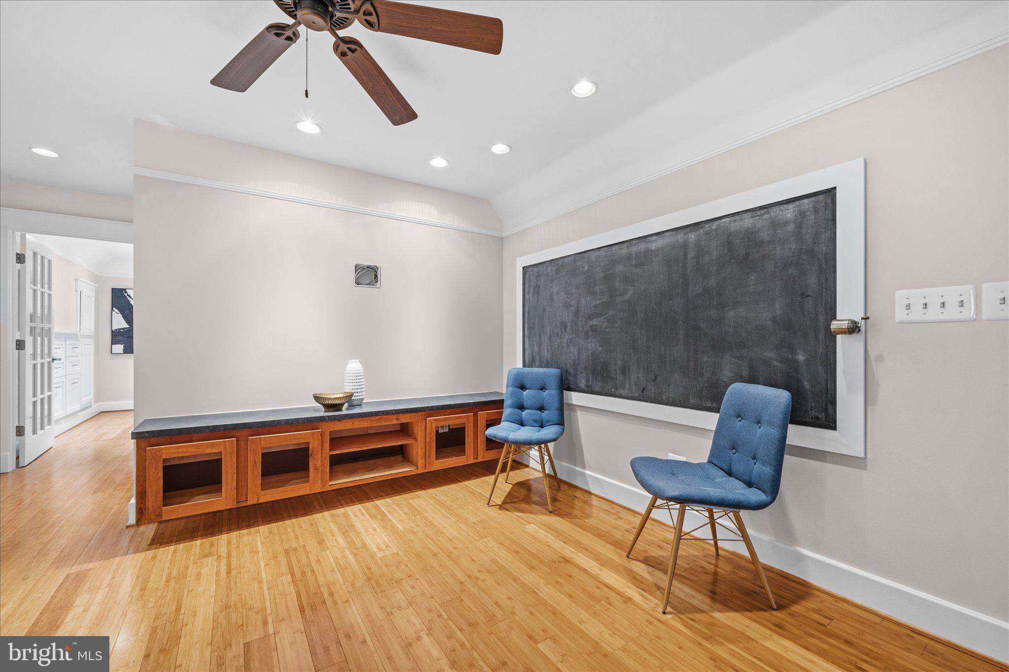 DOUGLAS PARK - Residential