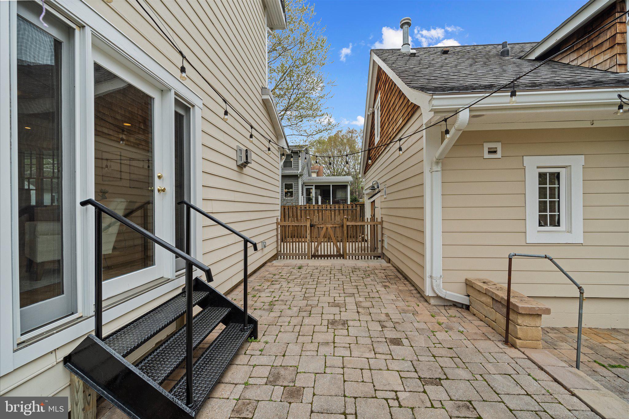 DOUGLAS PARK - Residential