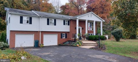 Photo of 461 SPROUL RD, KIRKWOOD, PA 17536 (MLS # PALA2027240)