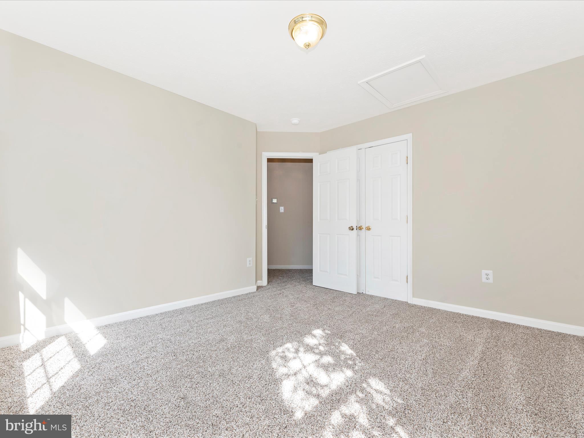 ROLLING MEADOWS - Residential