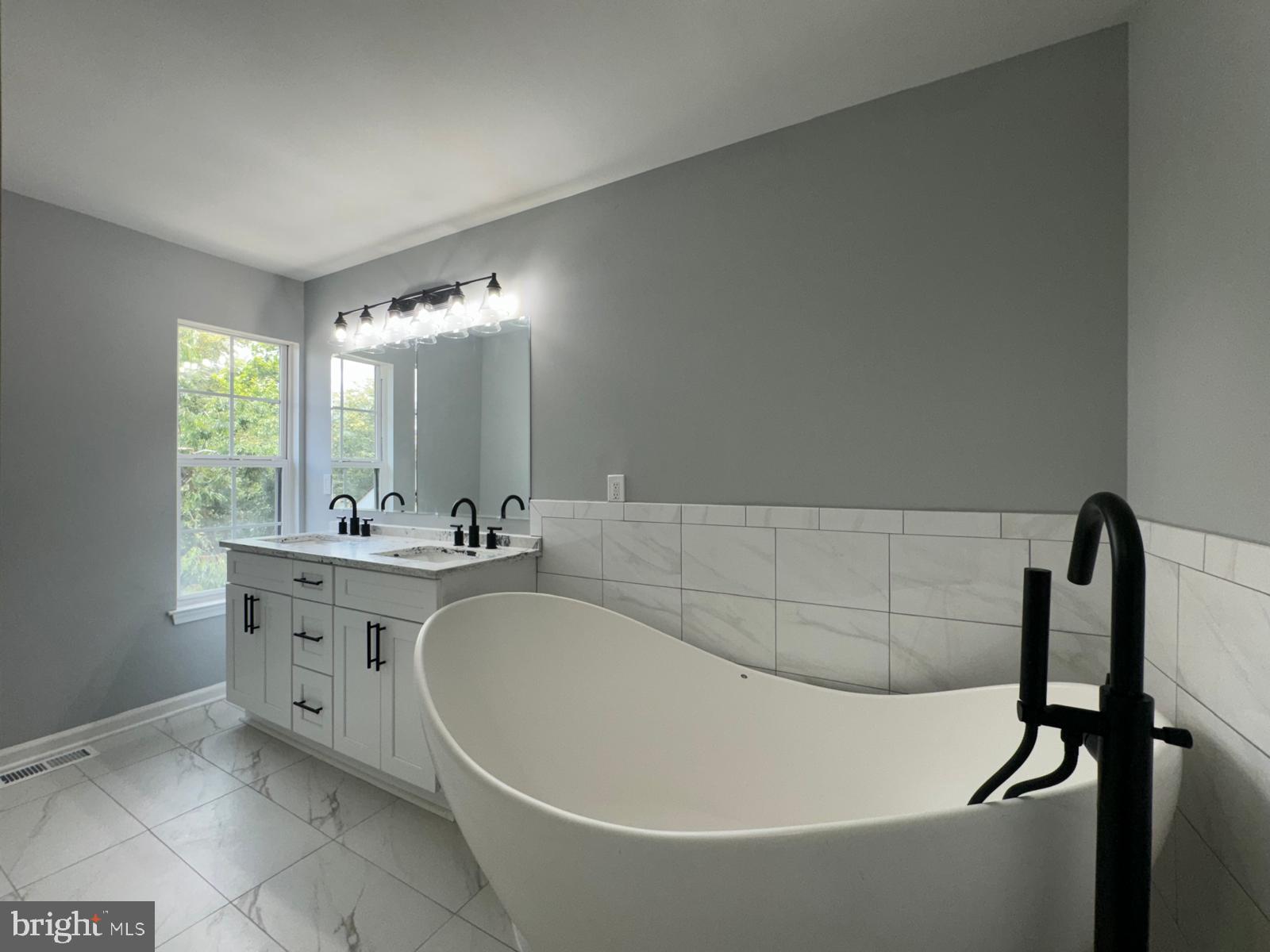 STONEGATE - Residential