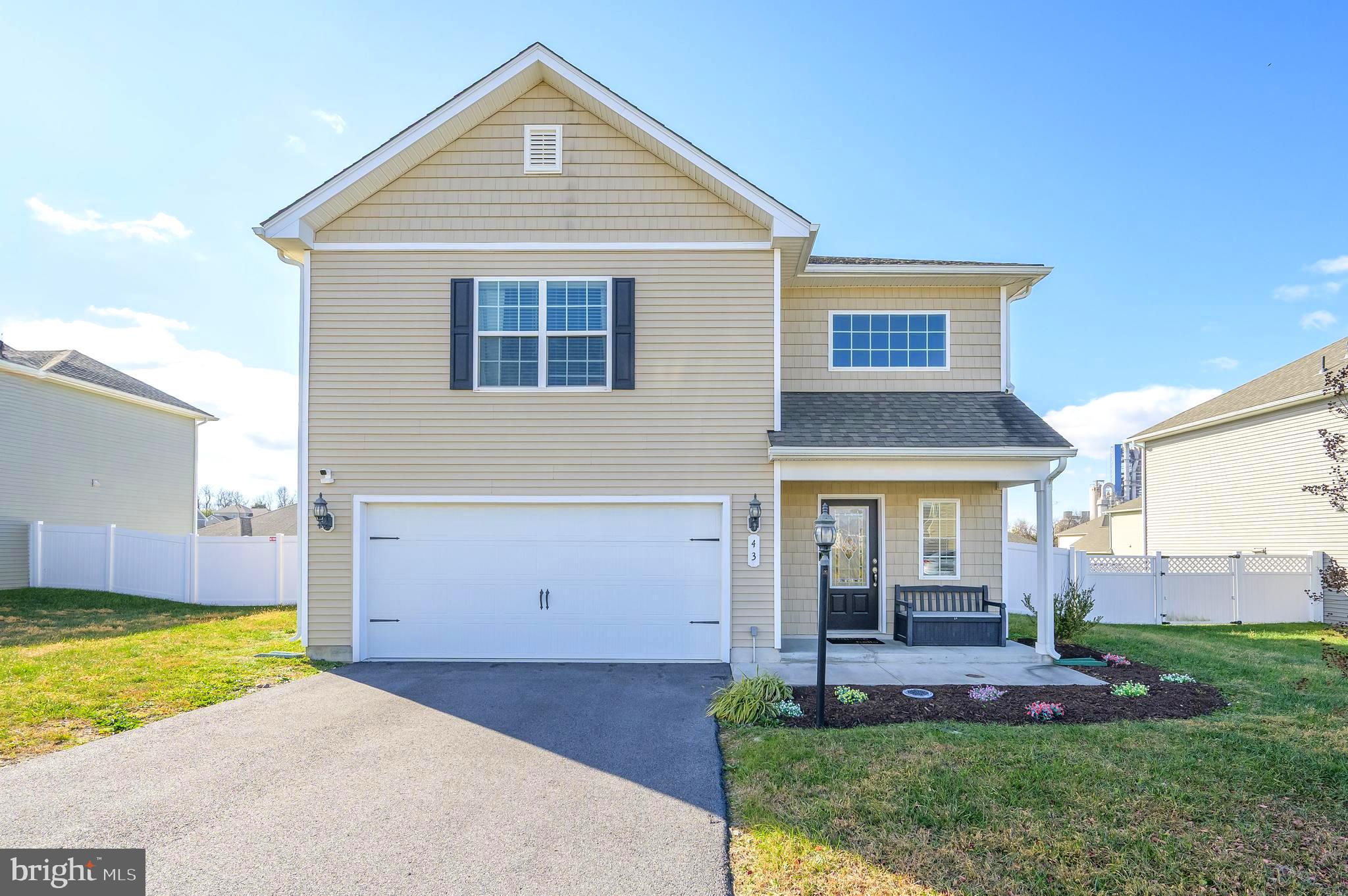 MCGINNIS POINT - Residential