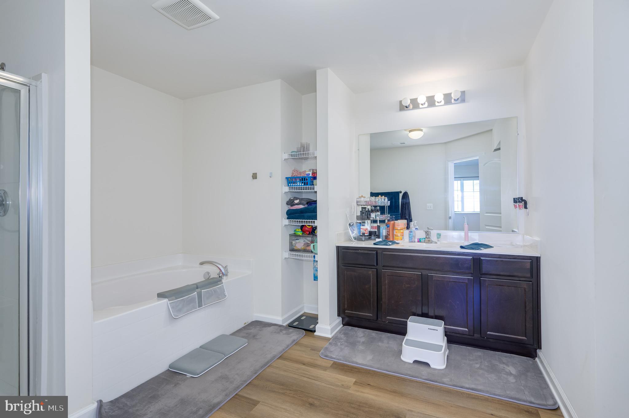 MCGINNIS POINT - Residential