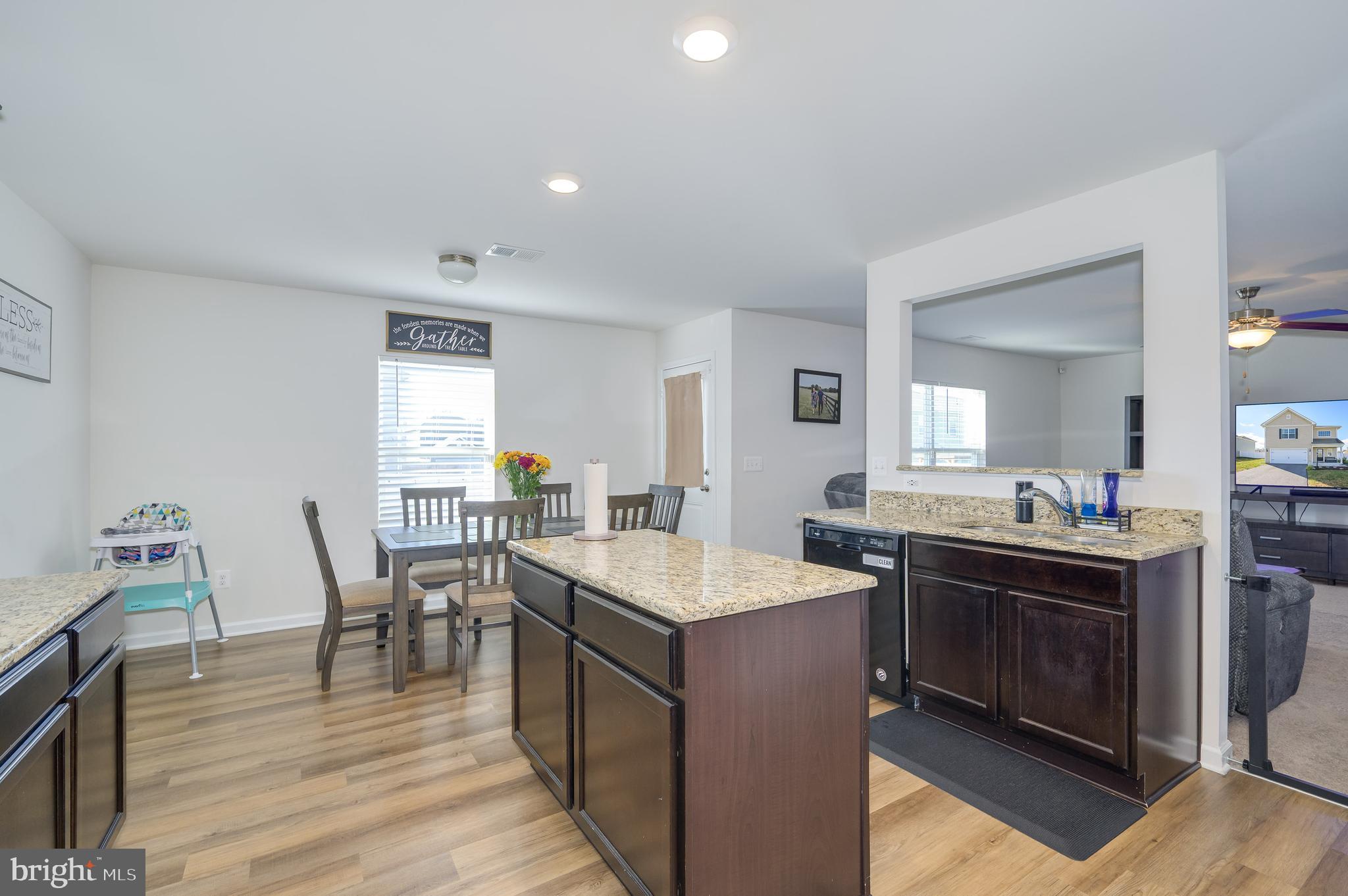 MCGINNIS POINT - Residential