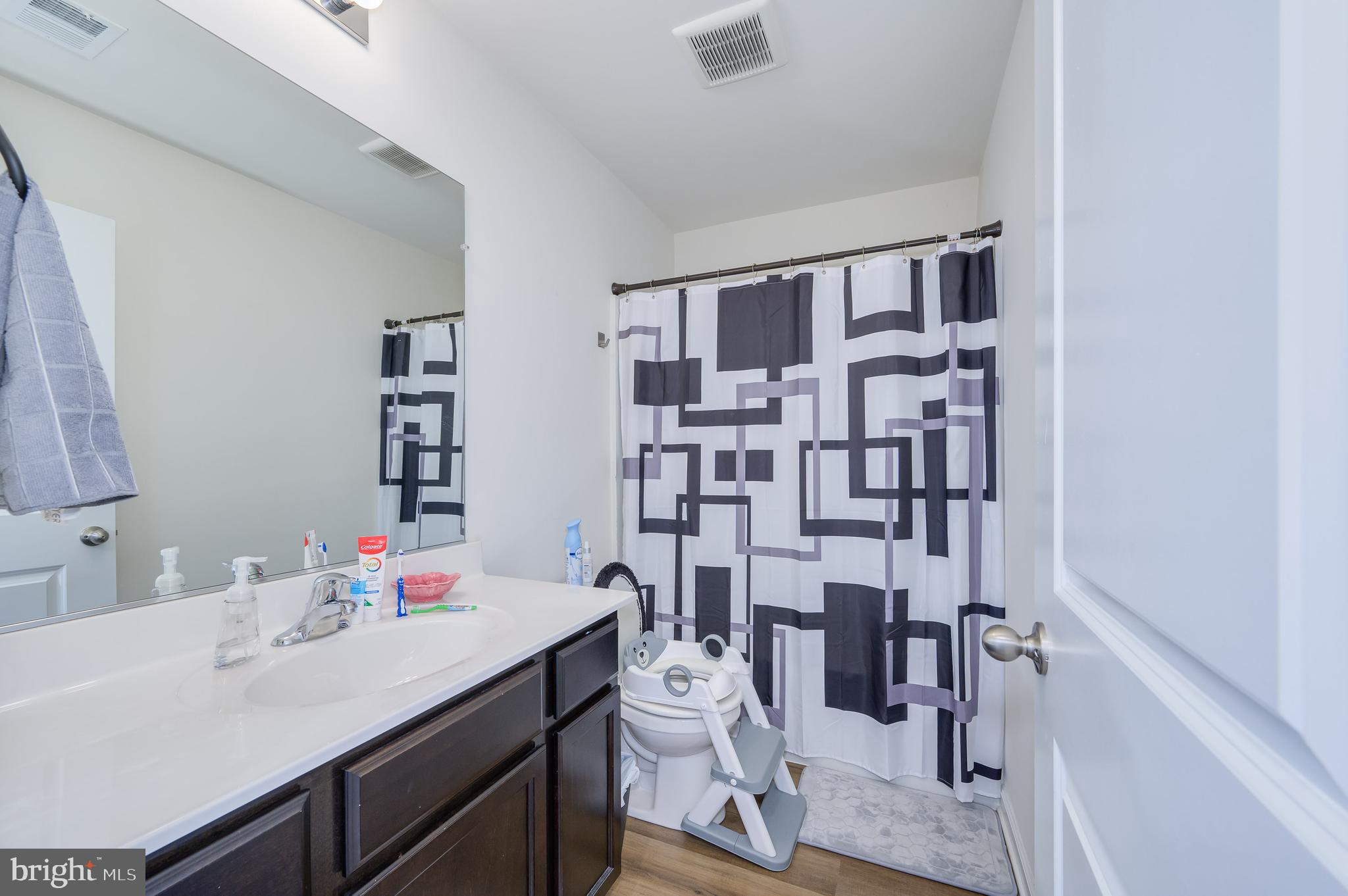 MCGINNIS POINT - Residential