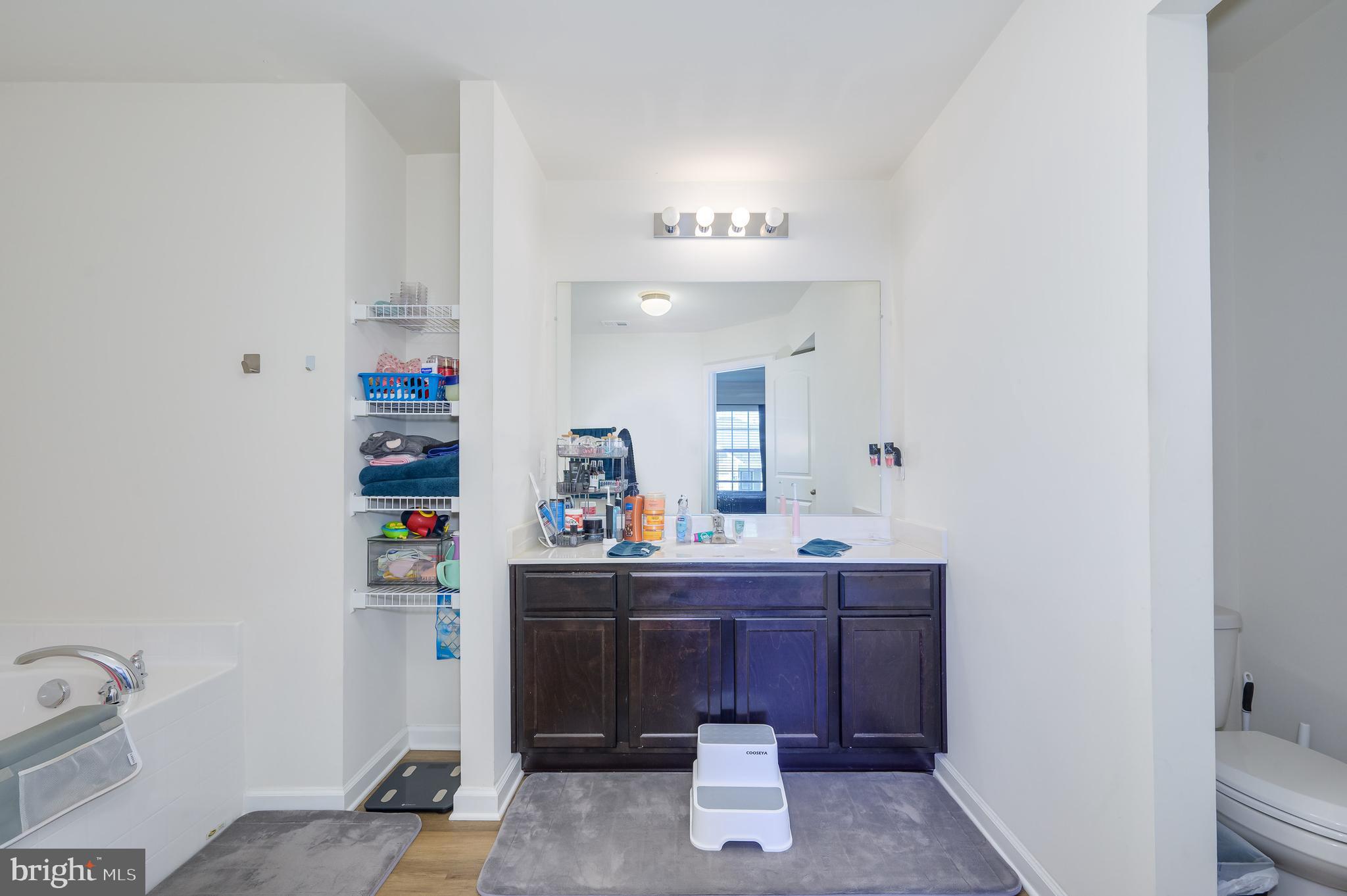 MCGINNIS POINT - Residential