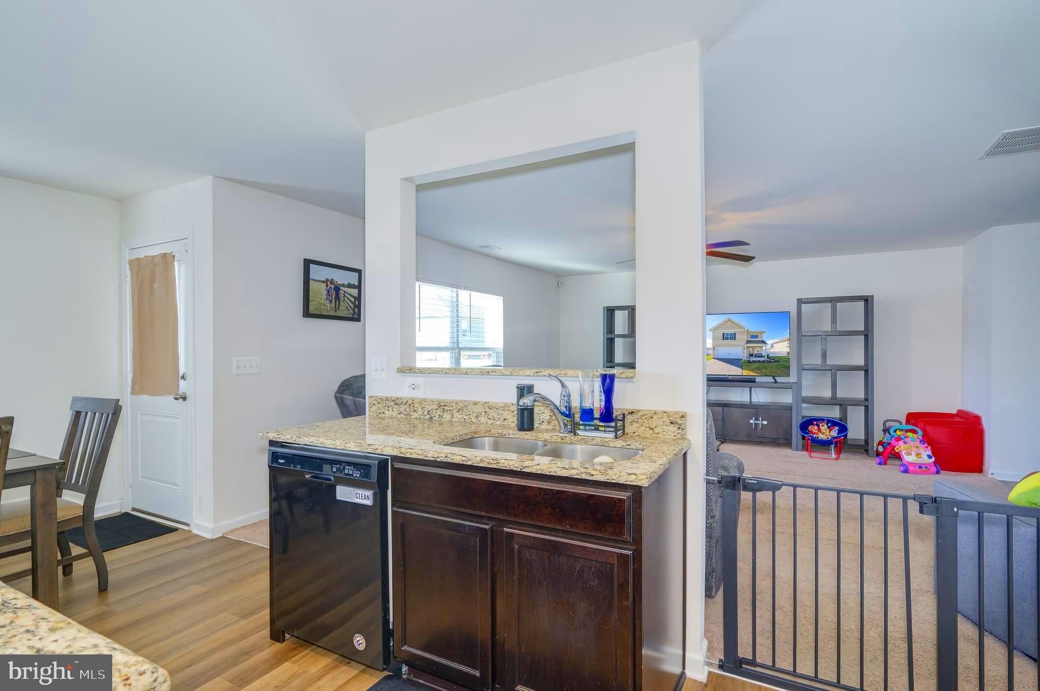 MCGINNIS POINT - Residential