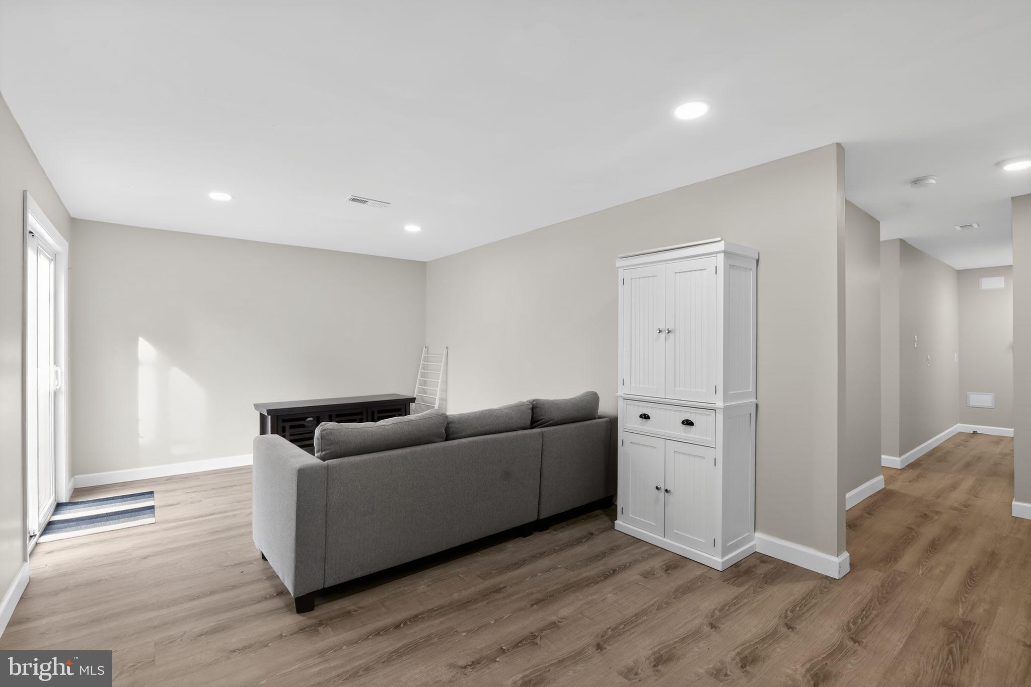 OAK SPRINGS SEC 1 - Residential