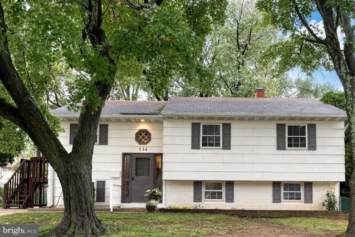 SUBURBIA - Residential