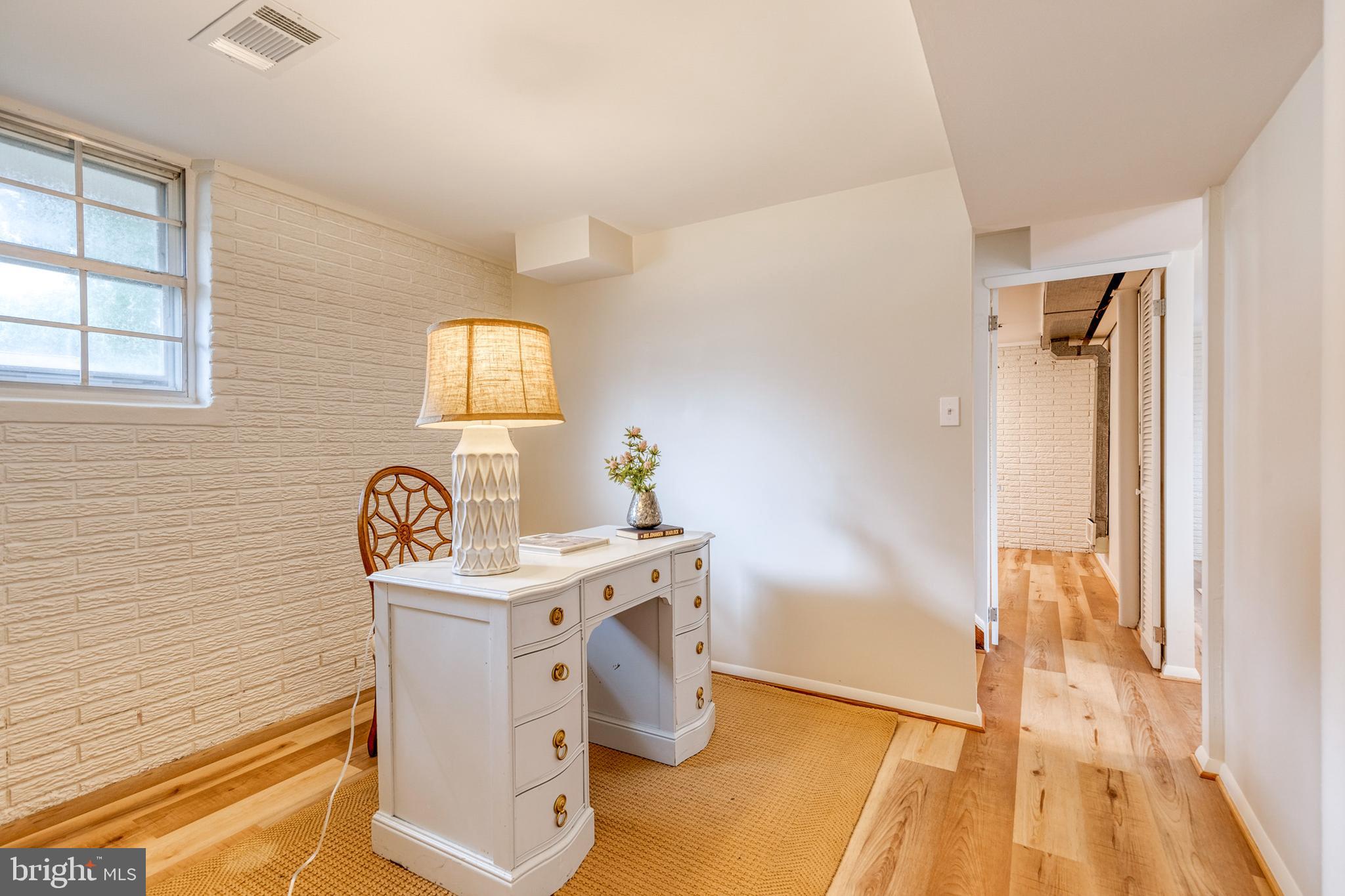 SUBURBIA - Residential