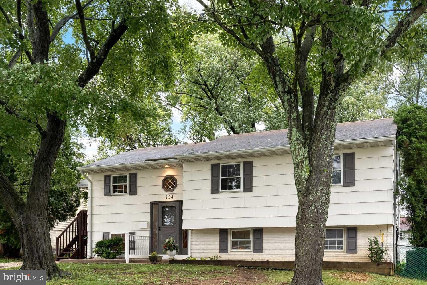 SUBURBIA - Residential