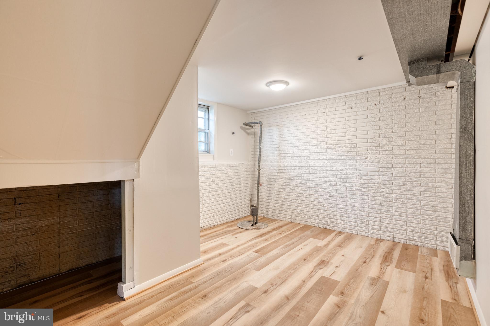 SUBURBIA - Residential