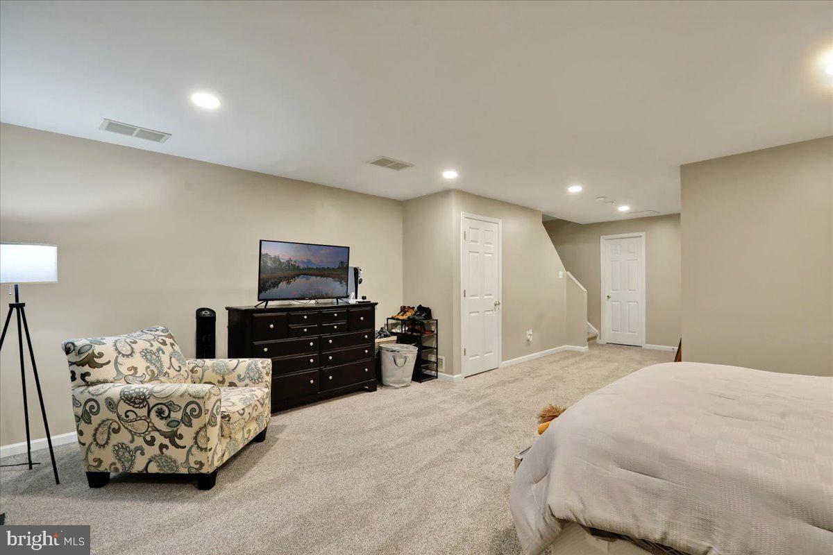 COVENTRY POINTE - Residential