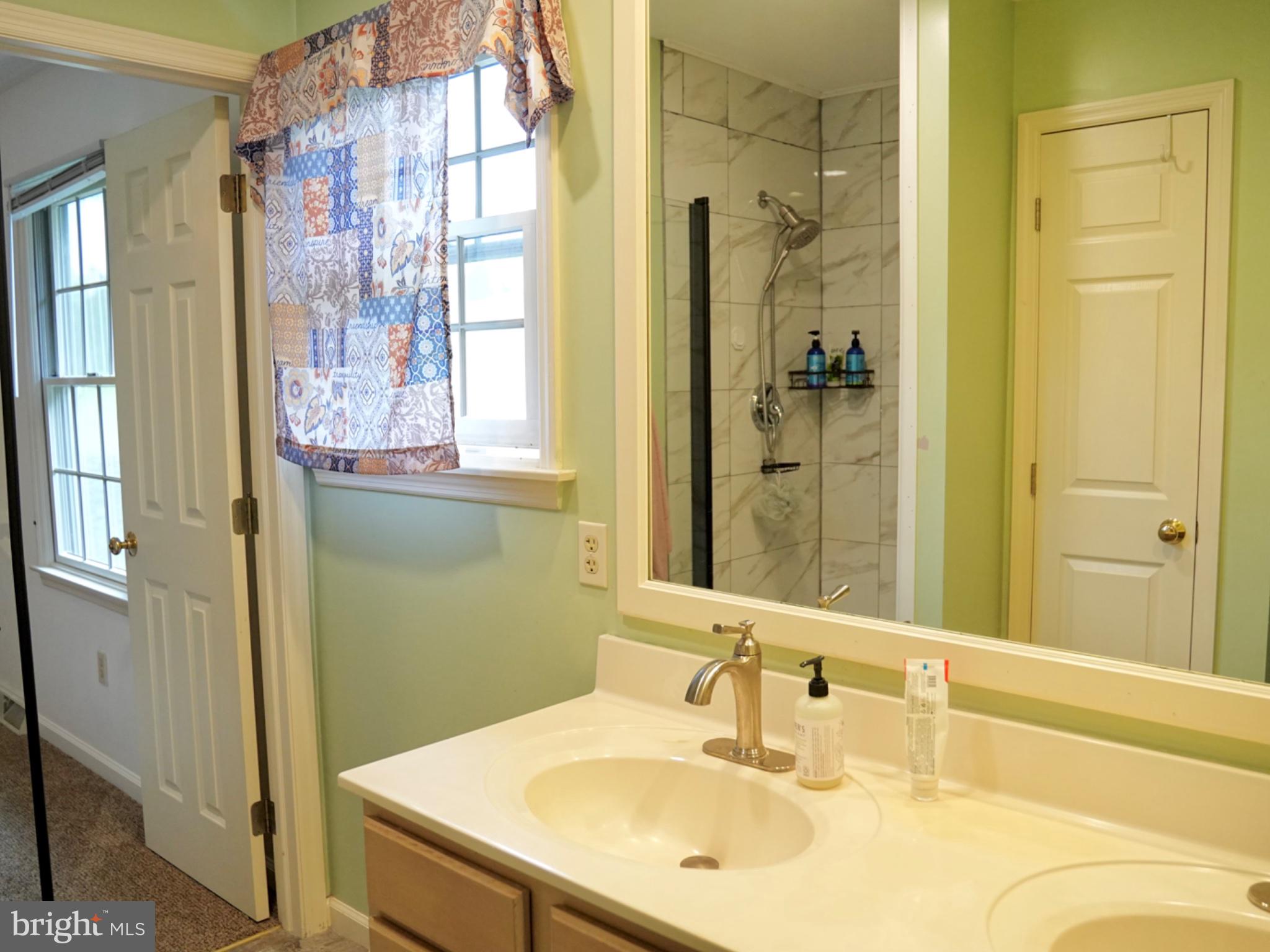 COUNTRY SQUIRE ESTATES - Residential