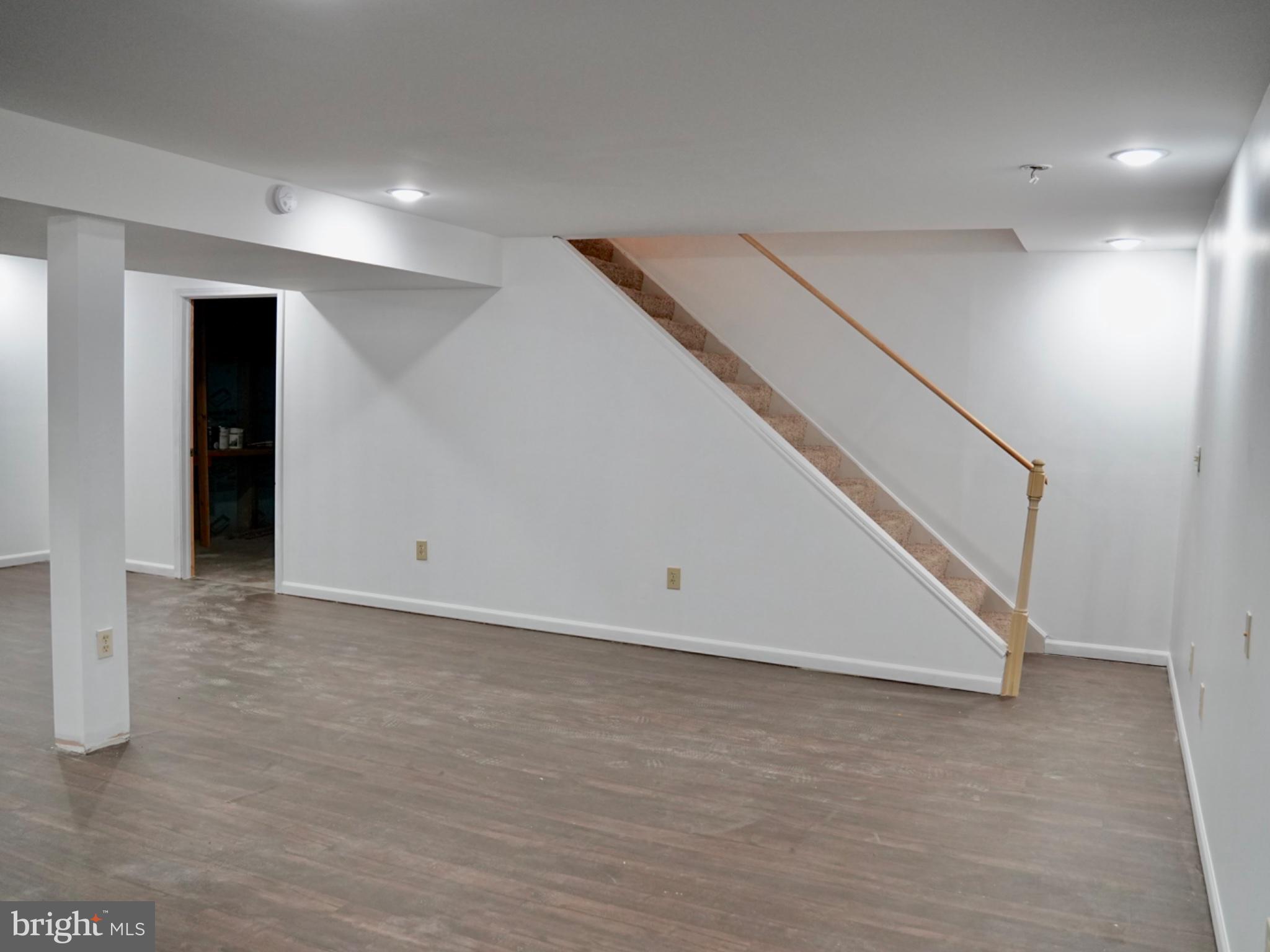 COUNTRY SQUIRE ESTATES - Residential