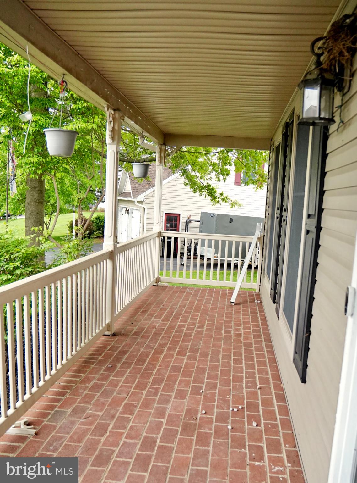 COUNTRY SQUIRE ESTATES - Residential