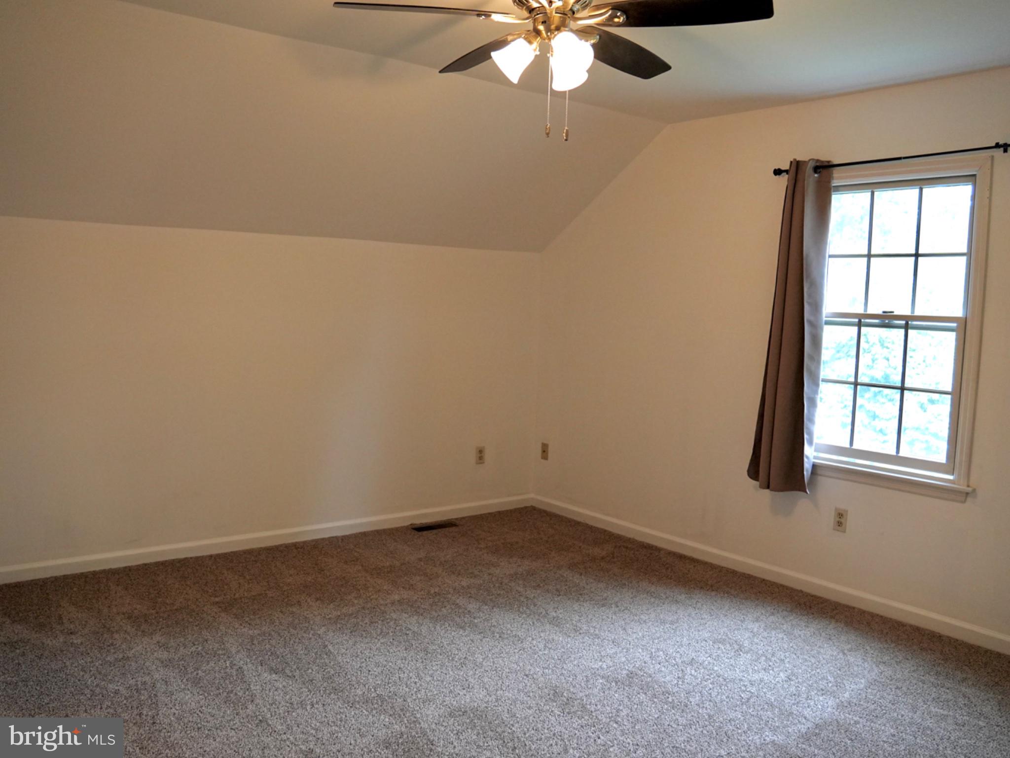 COUNTRY SQUIRE ESTATES - Residential