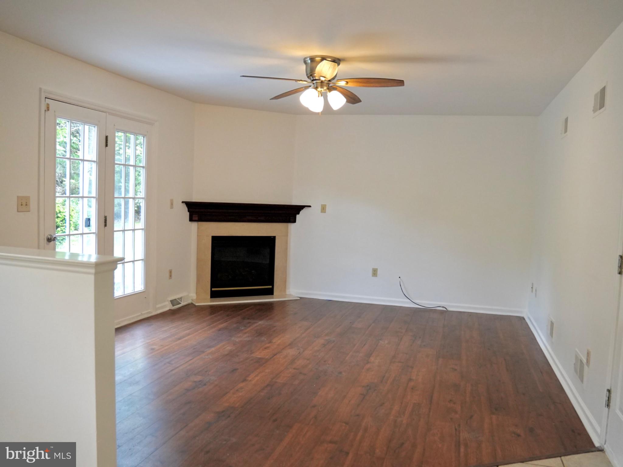 COUNTRY SQUIRE ESTATES - Residential