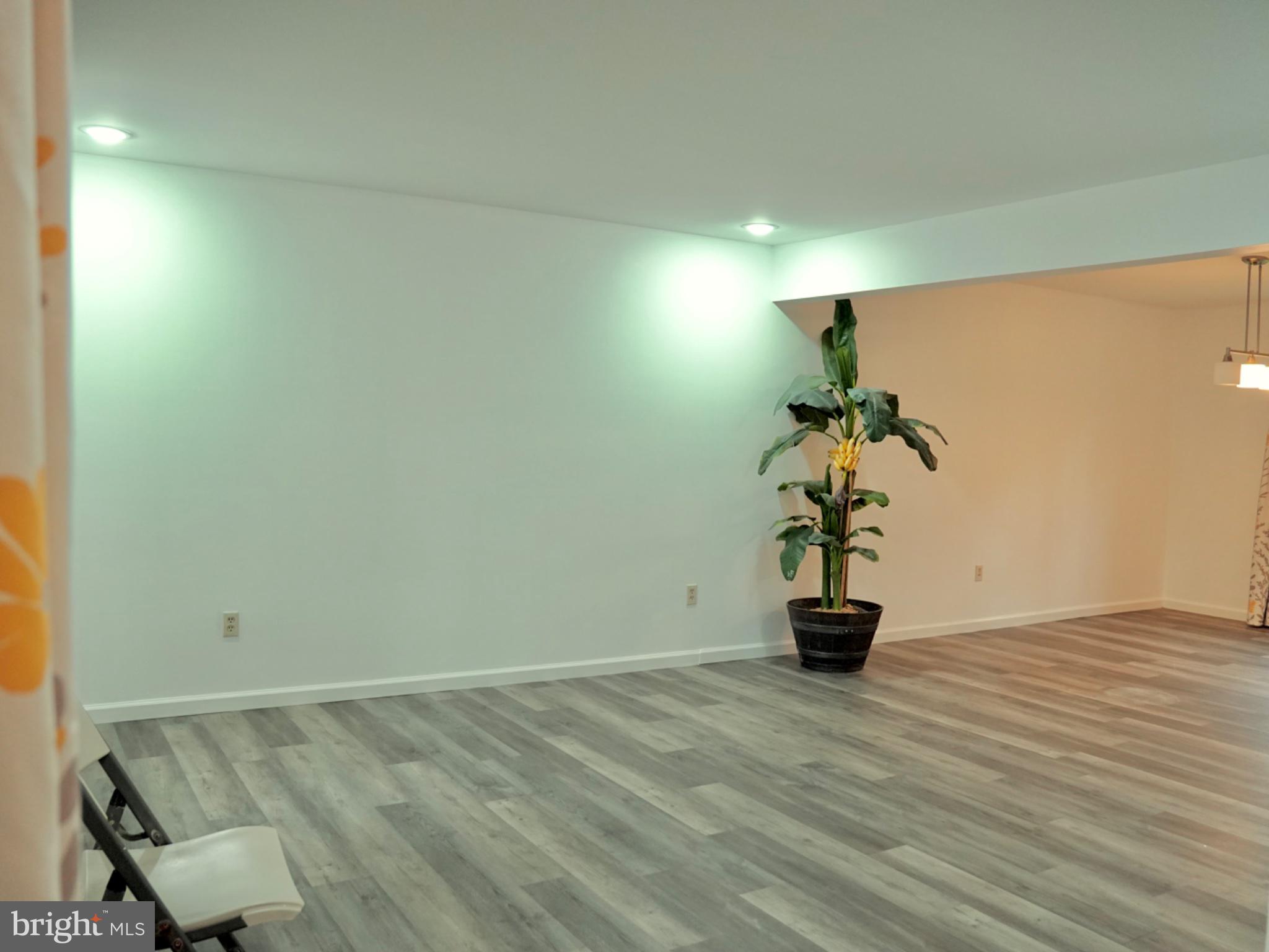 COUNTRY SQUIRE ESTATES - Residential