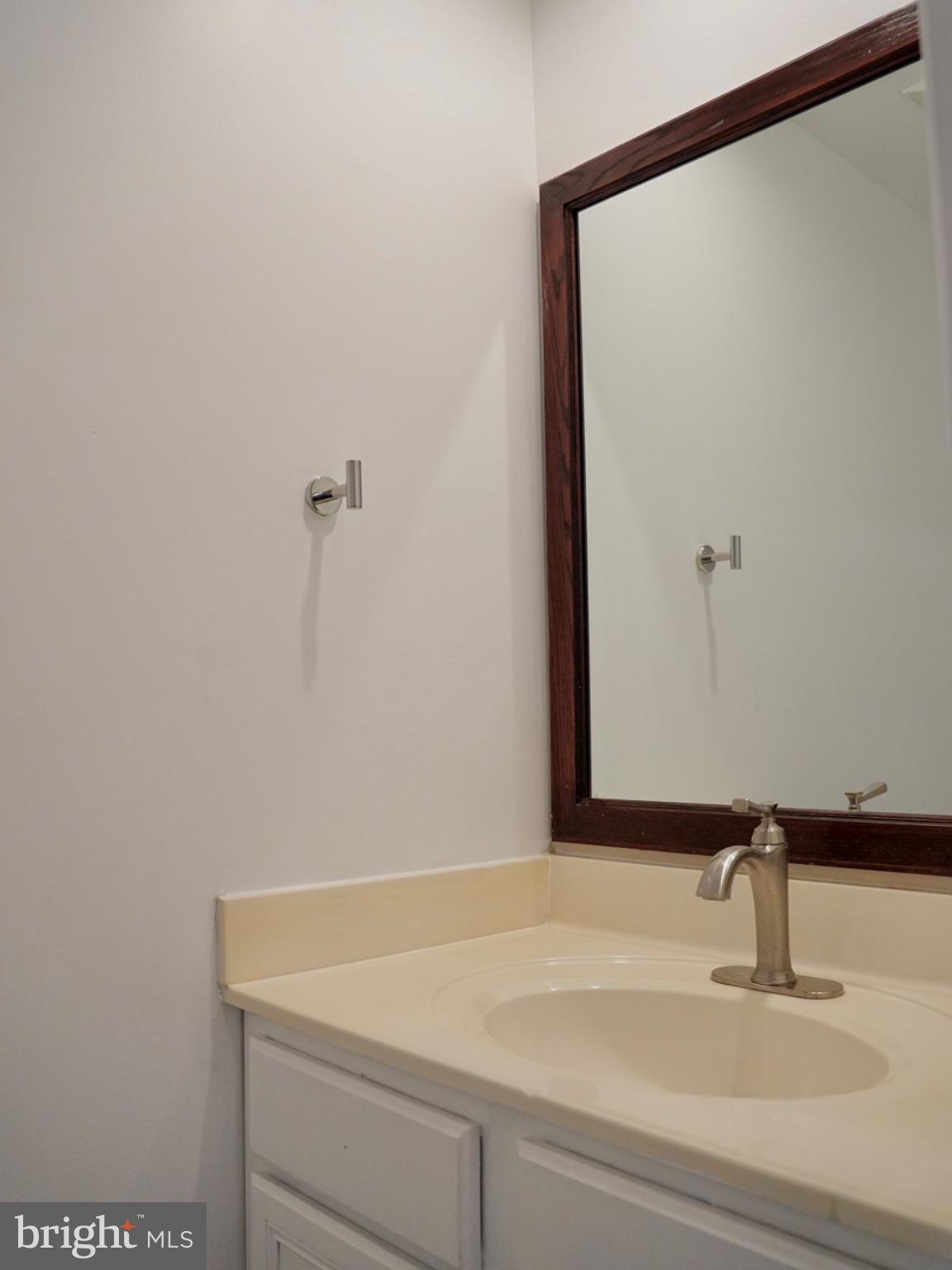 COUNTRY SQUIRE ESTATES - Residential