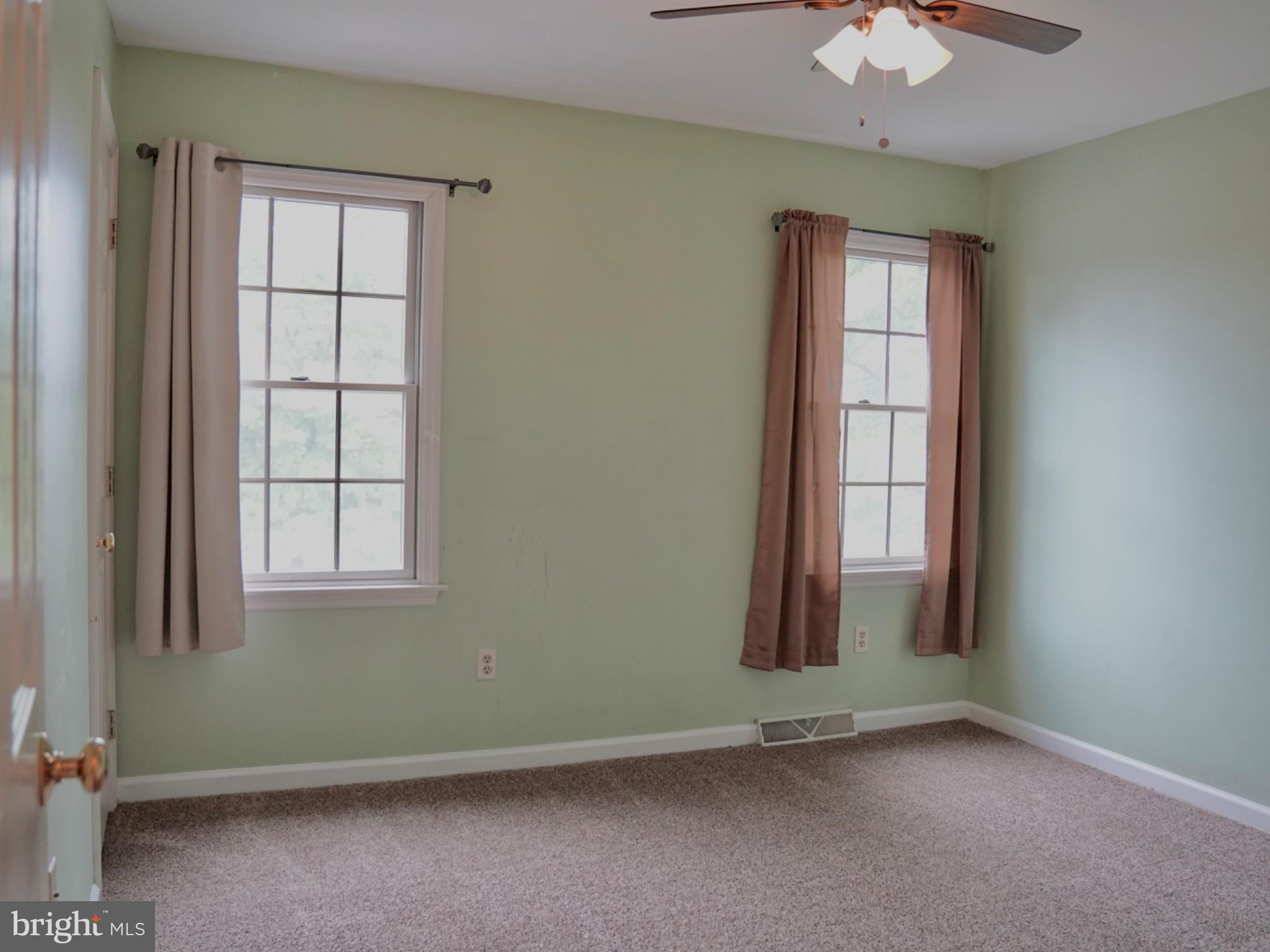 COUNTRY SQUIRE ESTATES - Residential