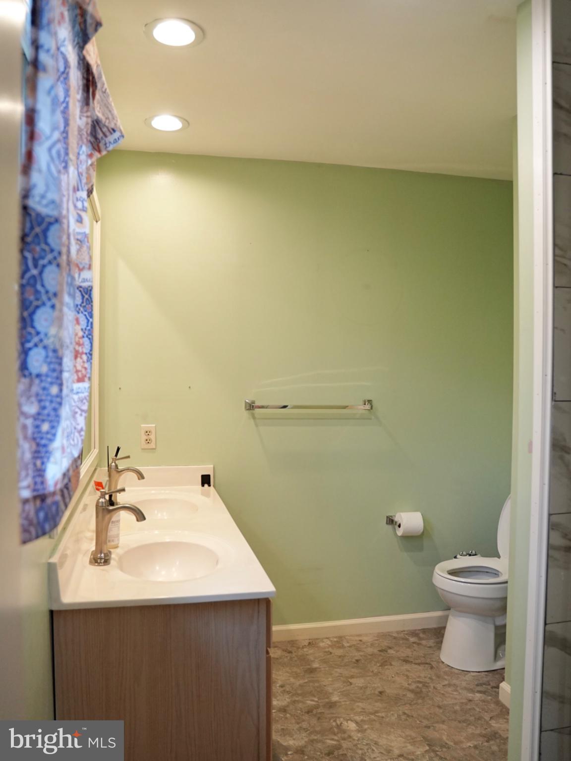 COUNTRY SQUIRE ESTATES - Residential