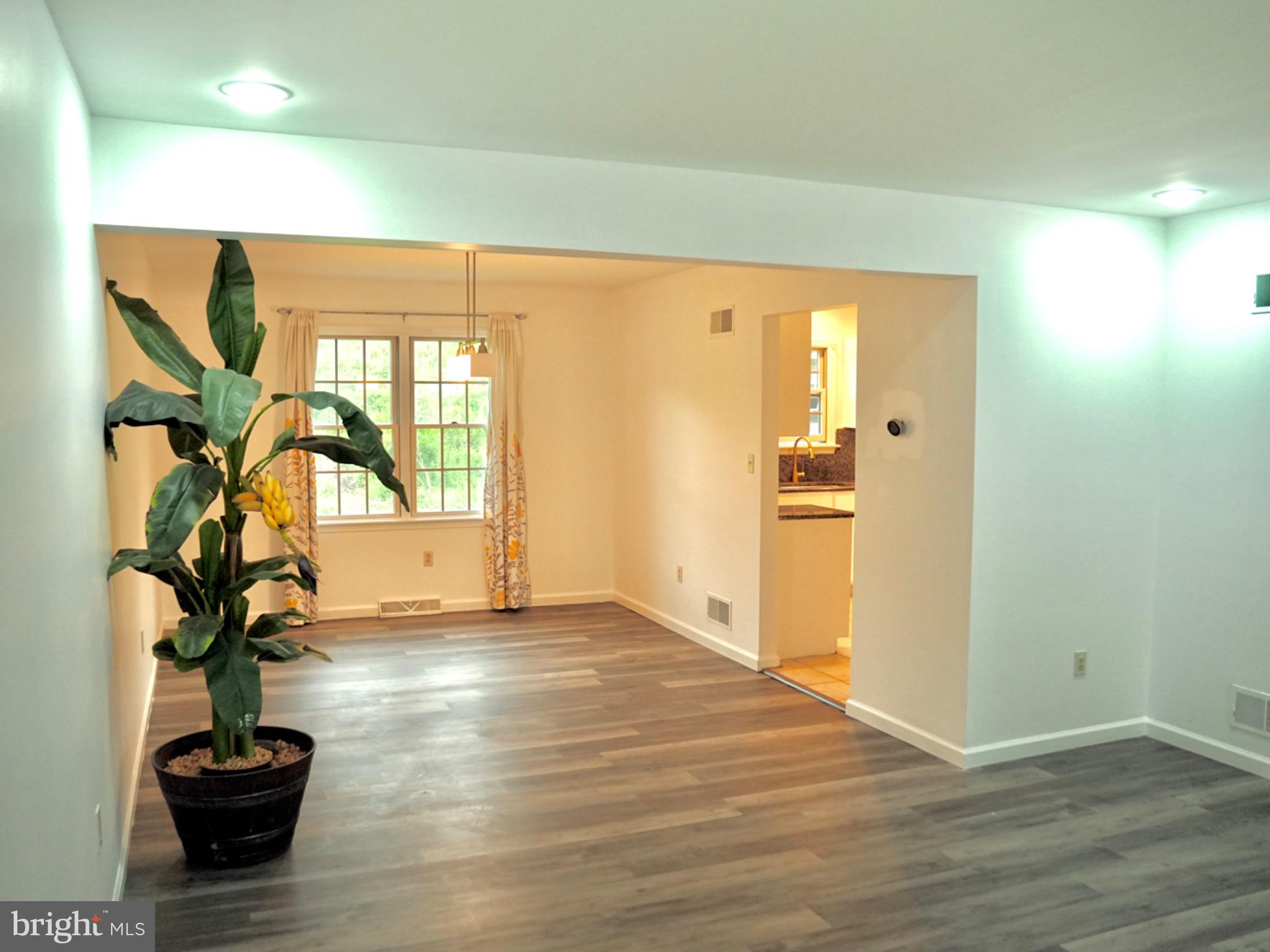 COUNTRY SQUIRE ESTATES - Residential